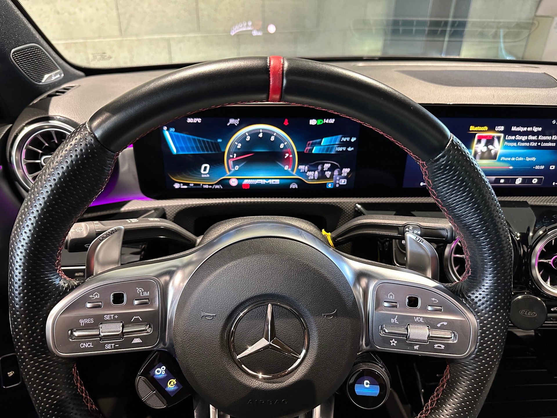 MERCEDES-BENZ A 35 AMG 4Matic-image-10