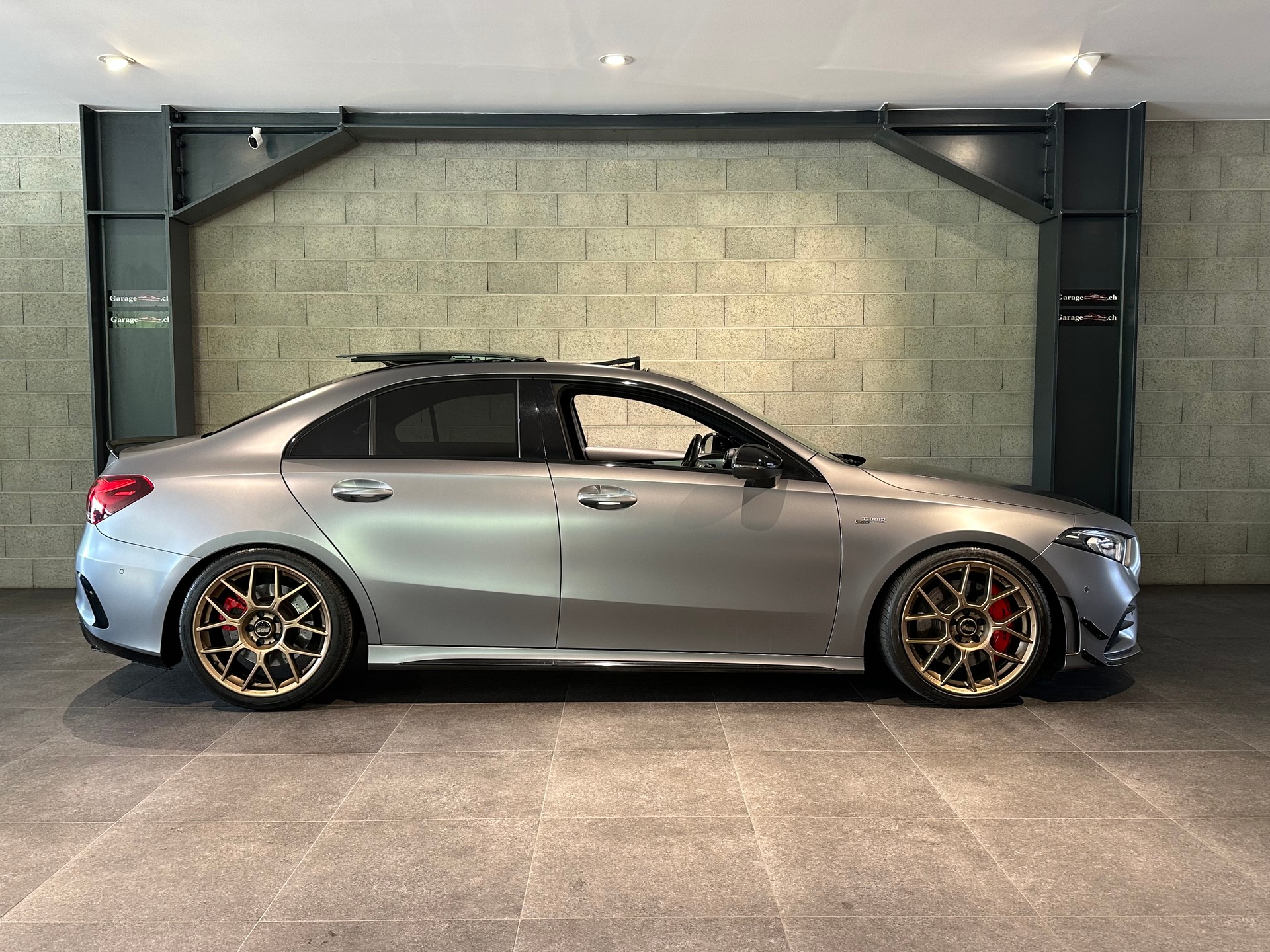 MERCEDES-BENZ A 35 AMG 4Matic-image-3