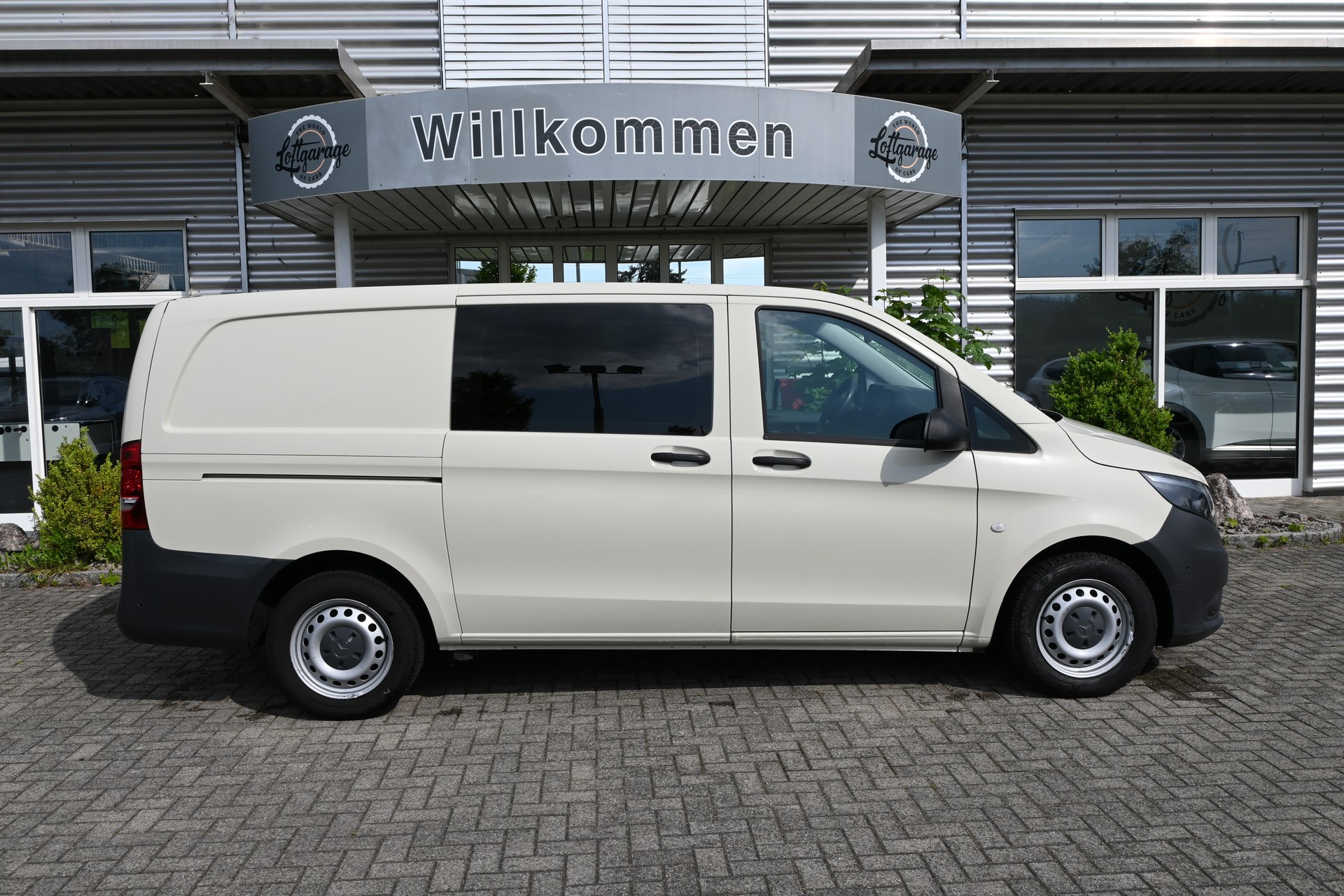 MERCEDES-BENZ Vito 114 BlueTEC Mixto L 7G-Tronic 6-Plätzer + AHK 2500kg-image-4