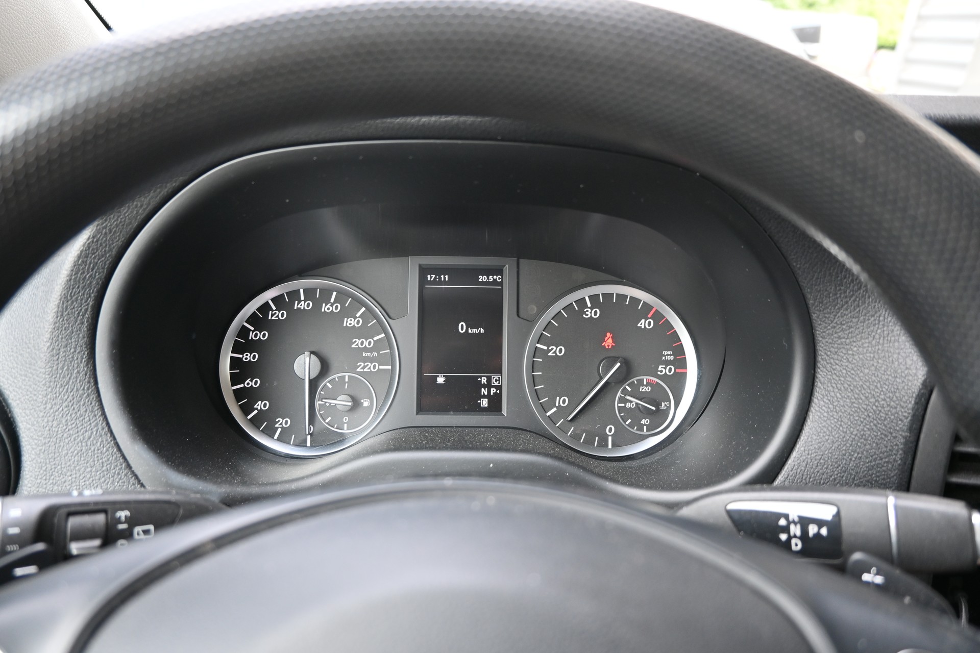 MERCEDES-BENZ Vito 114 BlueTEC Mixto L 7G-Tronic 6-Plätzer + AHK 2500kg-image-16