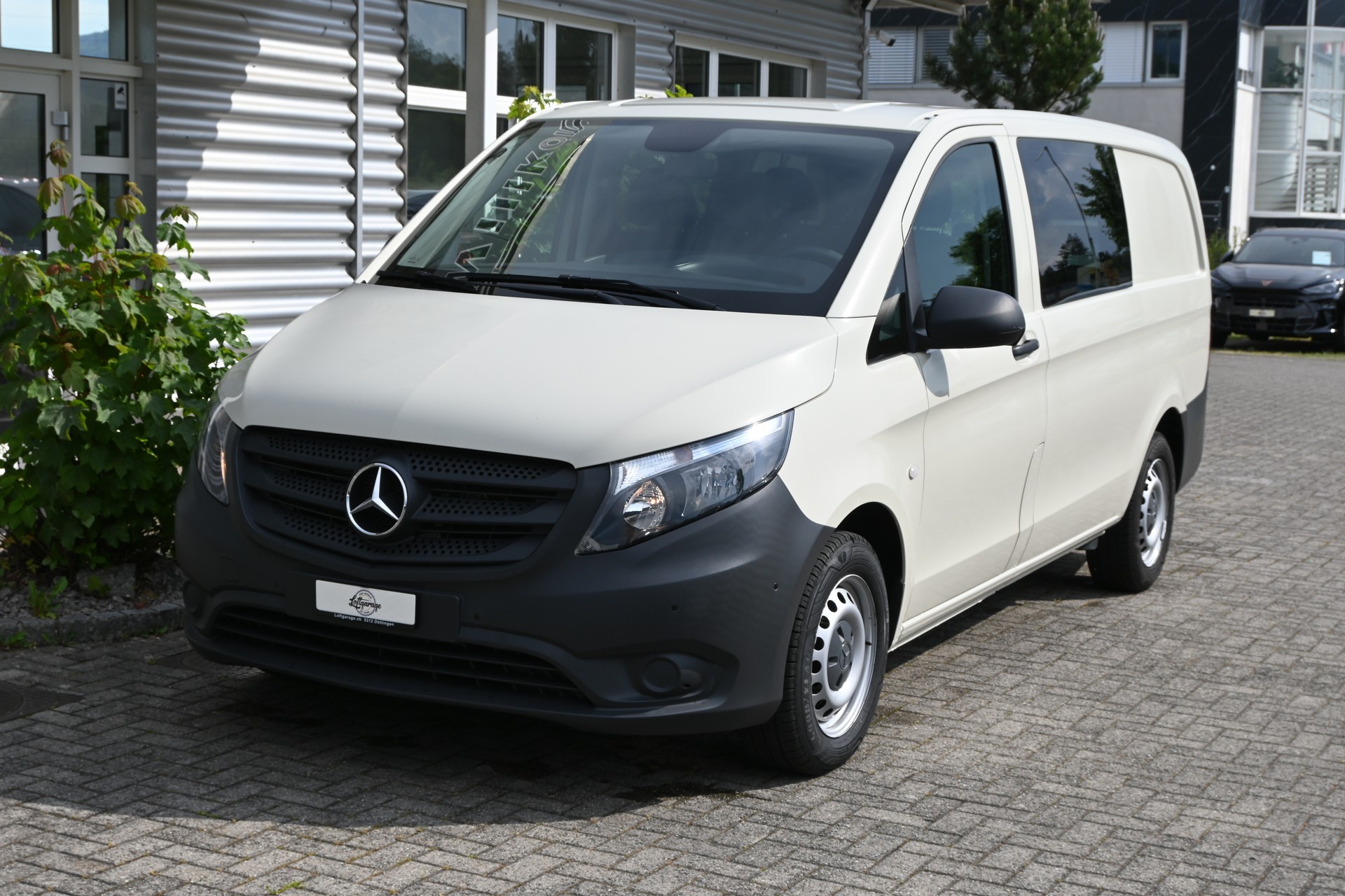 MERCEDES-BENZ Vito 114 BlueTEC Mixto L 7G-Tronic 6-Plätzer + AHK 2500kg-showroom-element-1