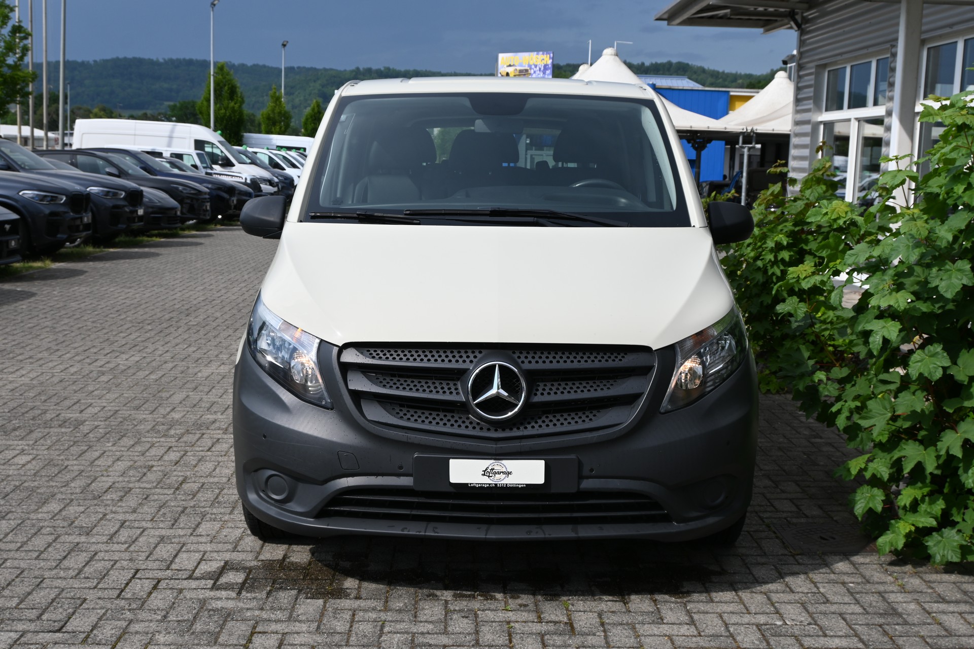MERCEDES-BENZ Vito 114 BlueTEC Mixto L 7G-Tronic 6-Plätzer + AHK 2500kg-showroom-element-2