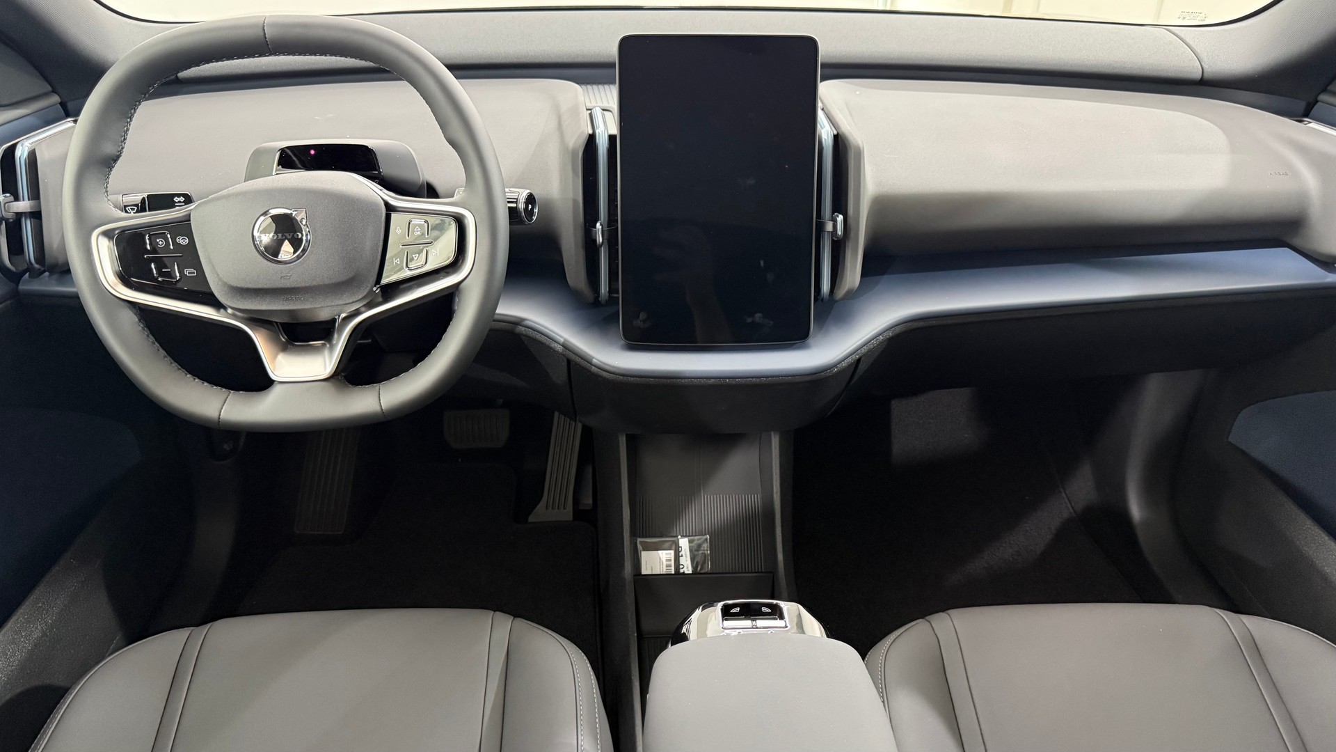 VOLVO EX 30 CC E60 Twin Performance A-image-10