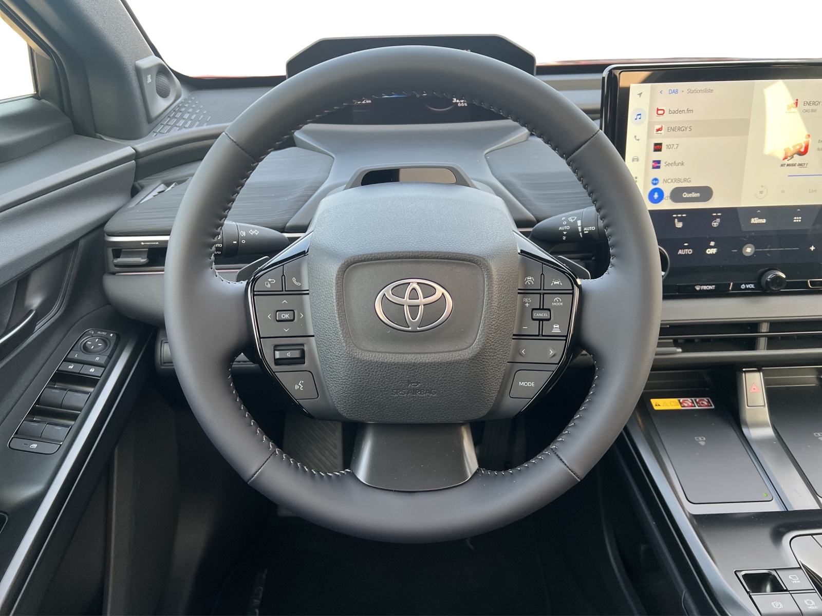 TOYOTA C-HR+ Premium AWD-image-4