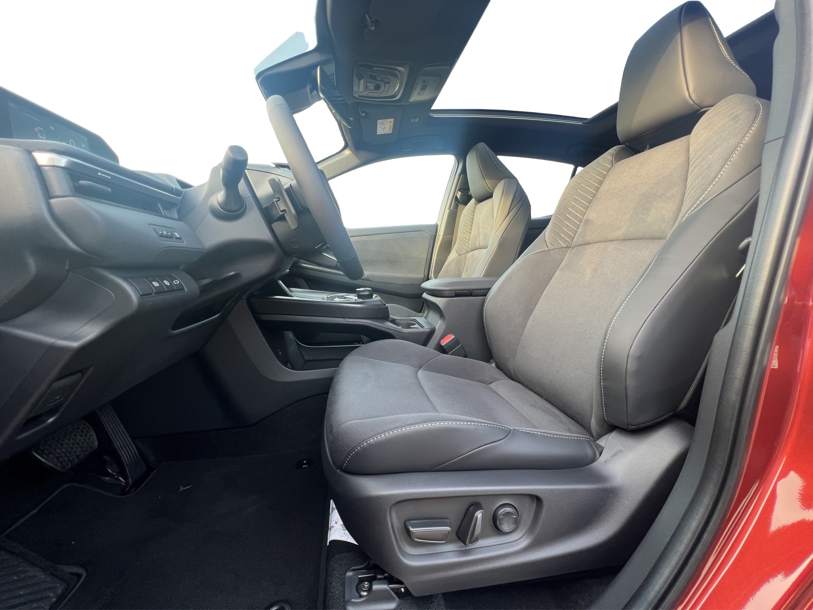 TOYOTA C-HR+ Premium AWD-image-7