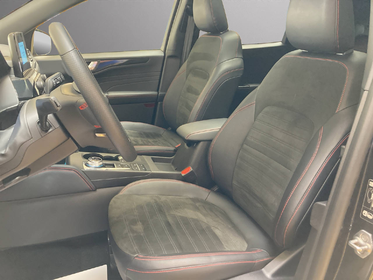 FORD Kuga 2.5 FHEV ST-Line X 4x4-image-4