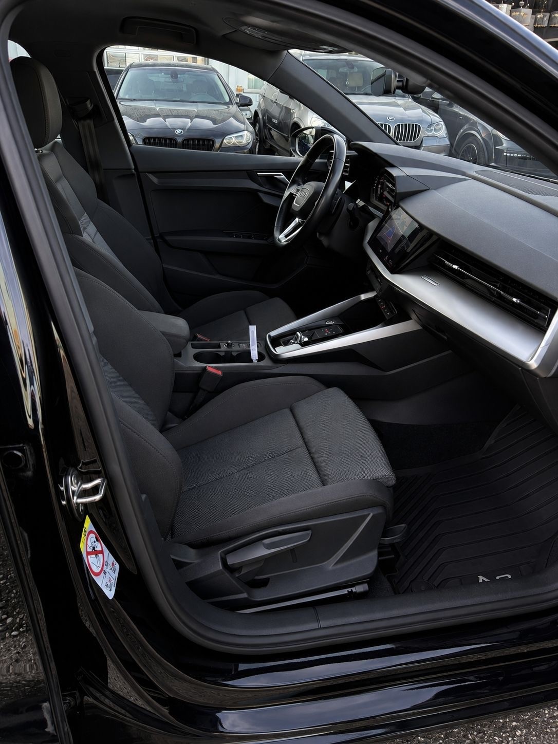 AUDI A3 Sportback 35 TFSI S line Attraction S-tronic-image-7