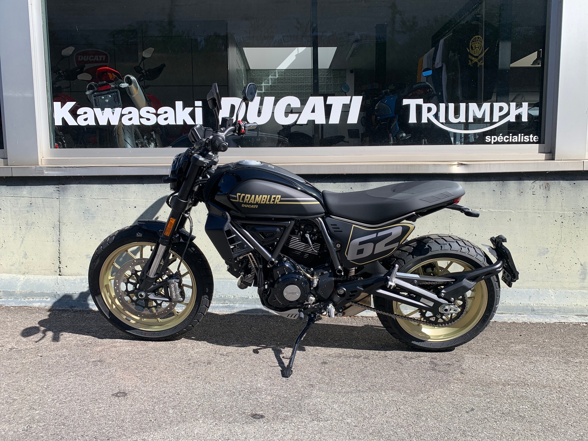 DUCATI FULLTHROTTLE-showroom-element-1