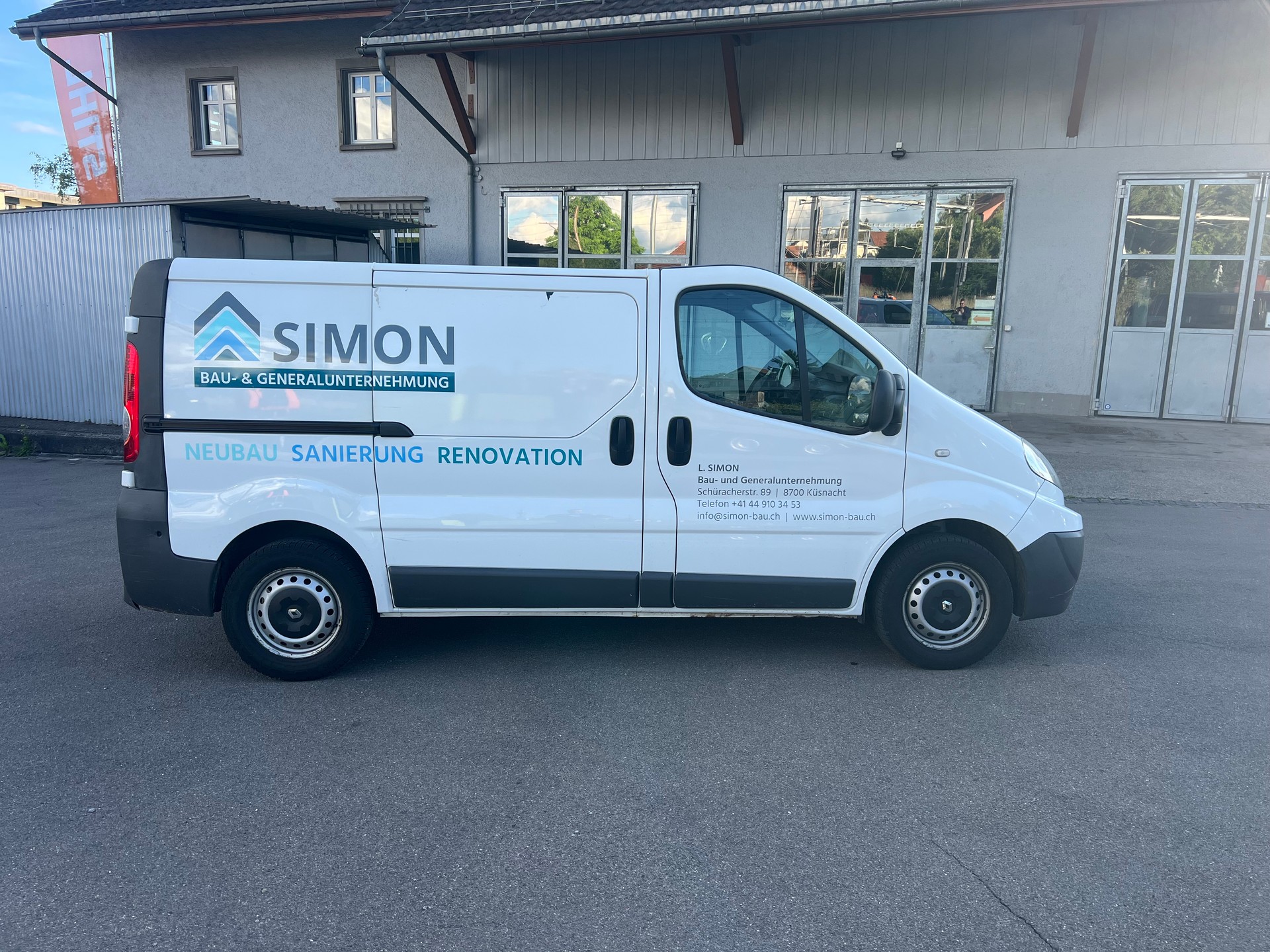 RENAULT Trafic 2.0 dCi 115 2.9t L2H1-image-3