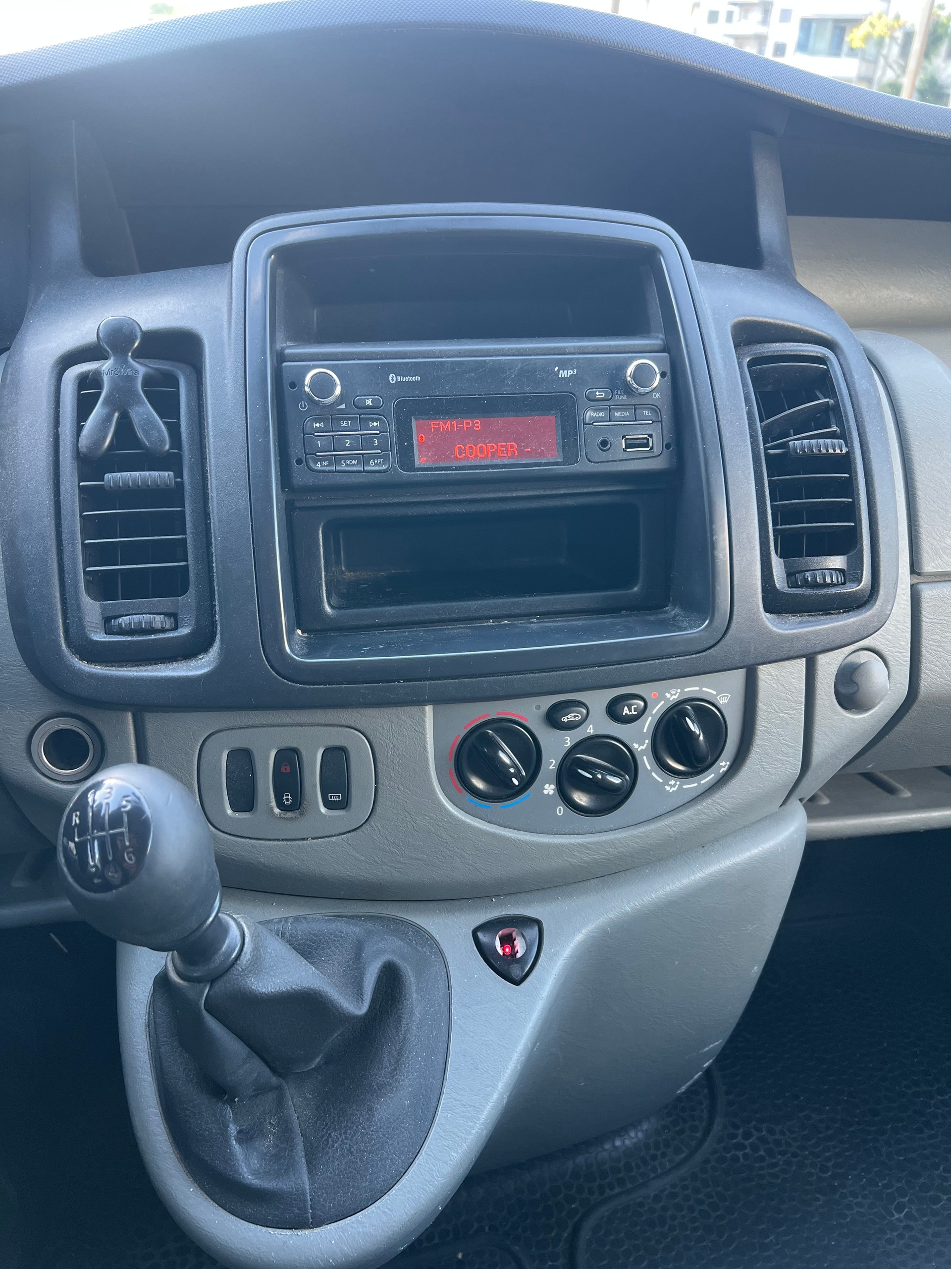 RENAULT Trafic 2.0 dCi 115 2.9t L2H1-image-11