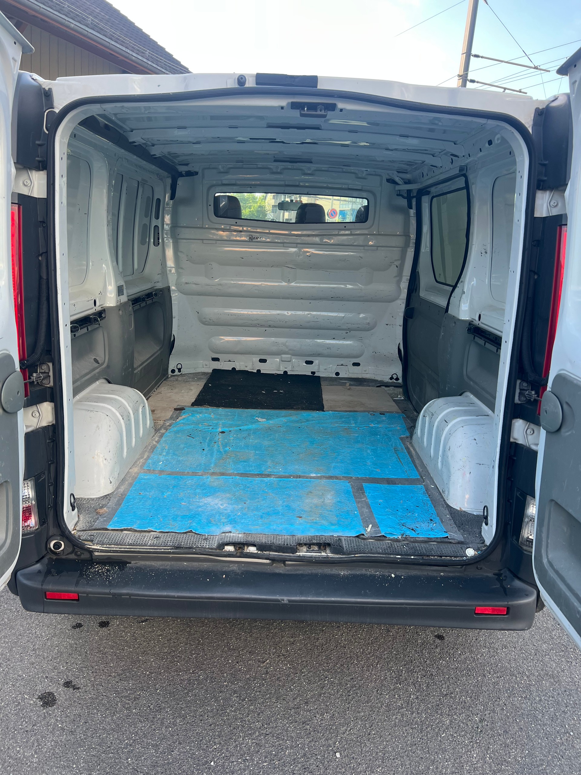 RENAULT Trafic 2.0 dCi 115 2.9t L2H1-image-8