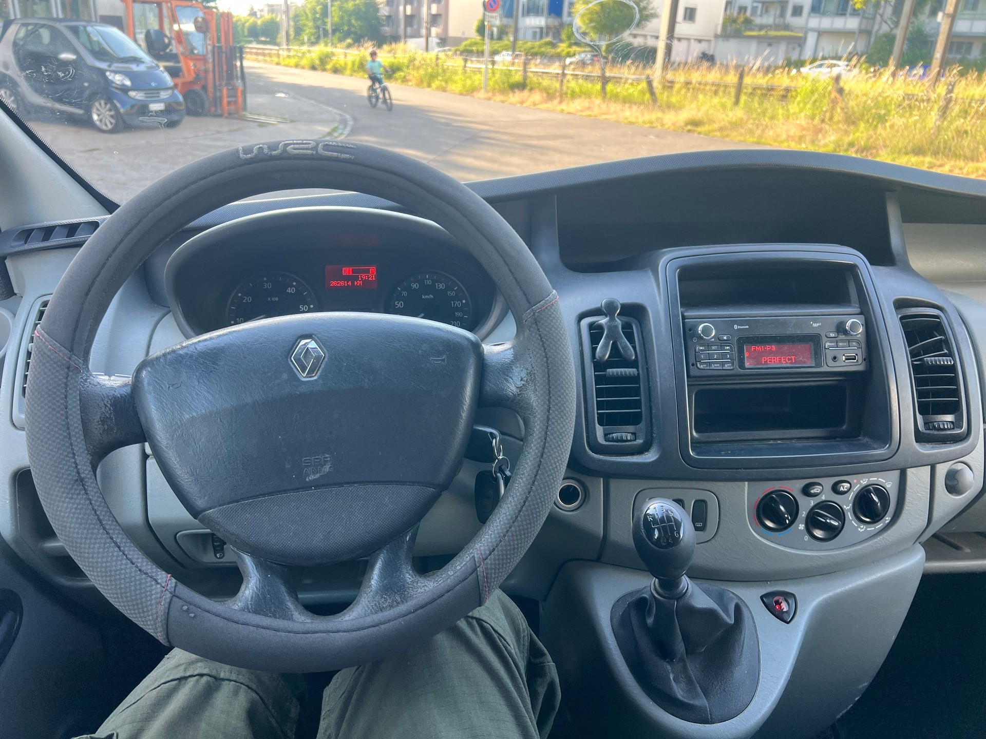 RENAULT Trafic 2.0 dCi 115 2.9t L2H1-image-12