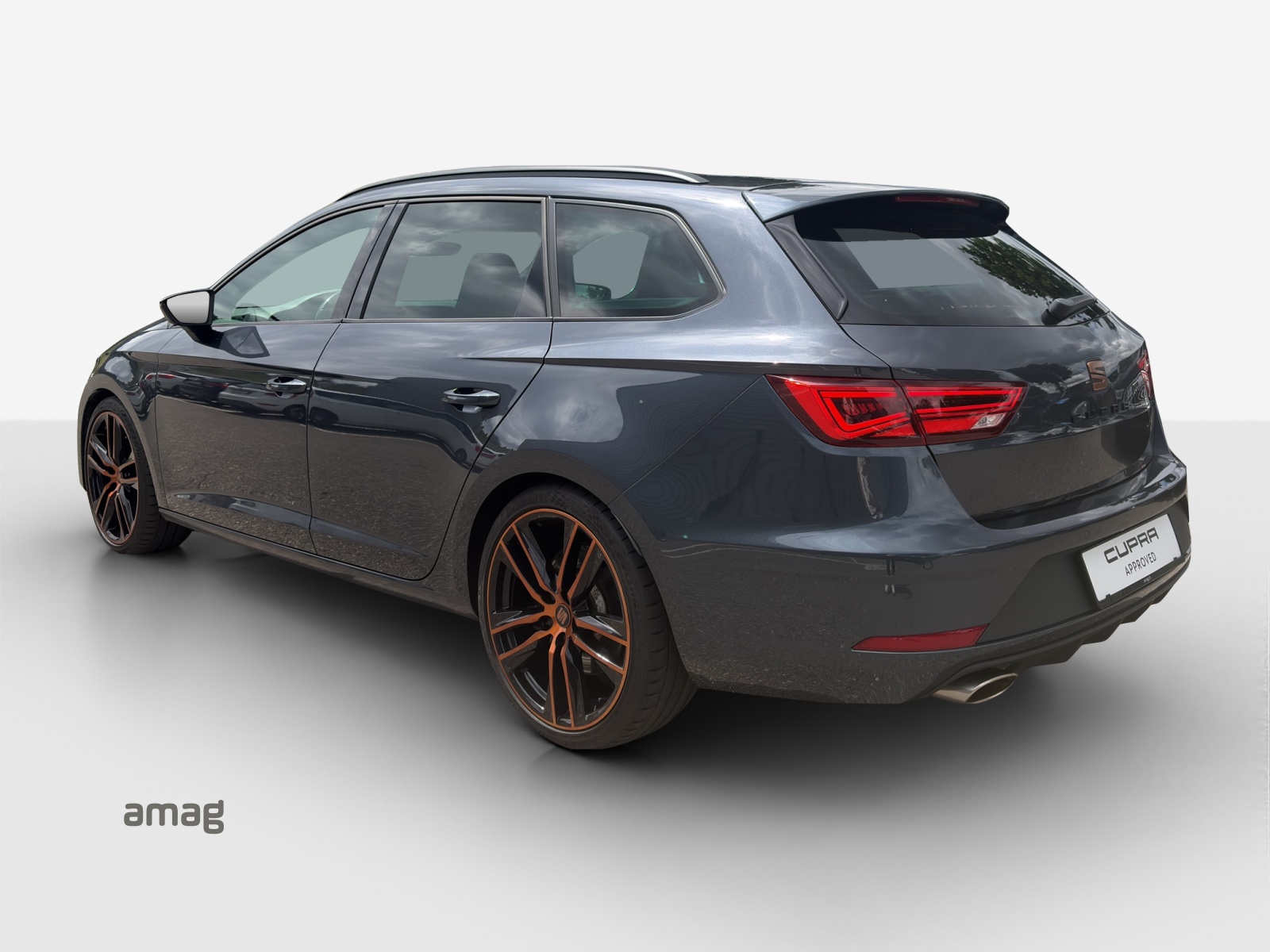 SEAT Leon ST 2.0 TSI Swiss Cupra 300 4 Drive DSG-image-2