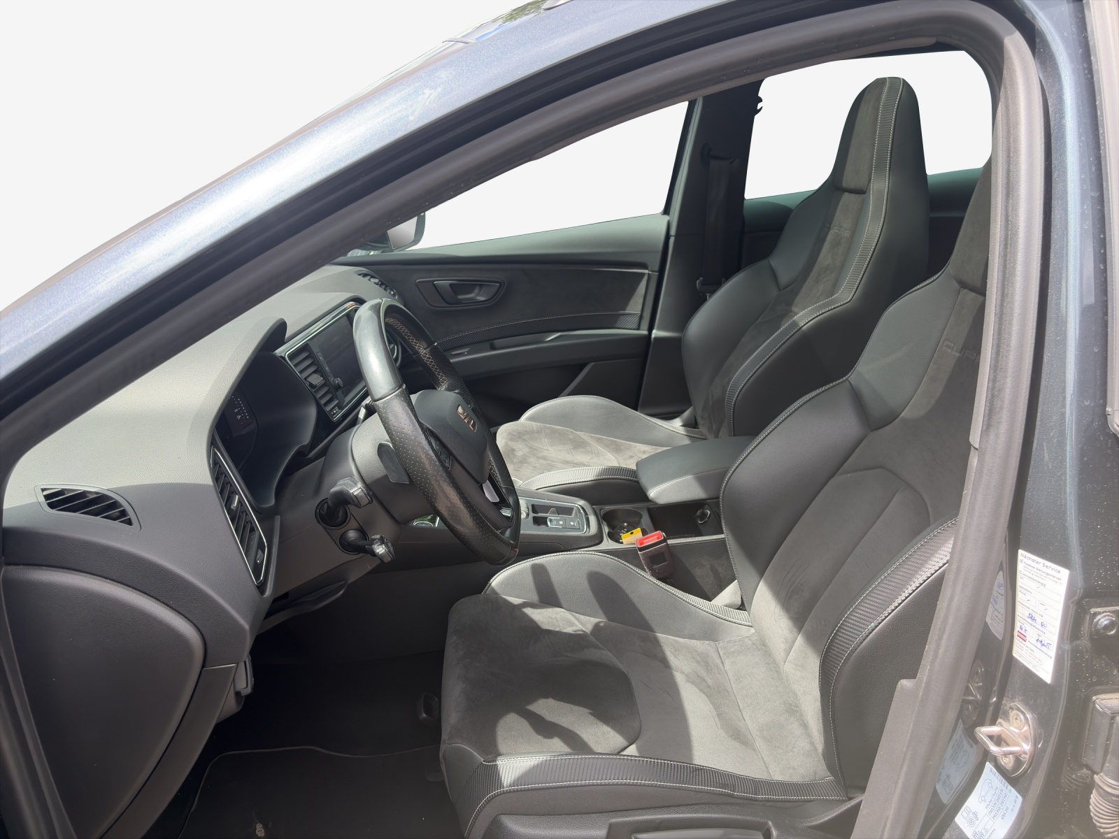 SEAT Leon ST 2.0 TSI Swiss Cupra 300 4 Drive DSG-image-7