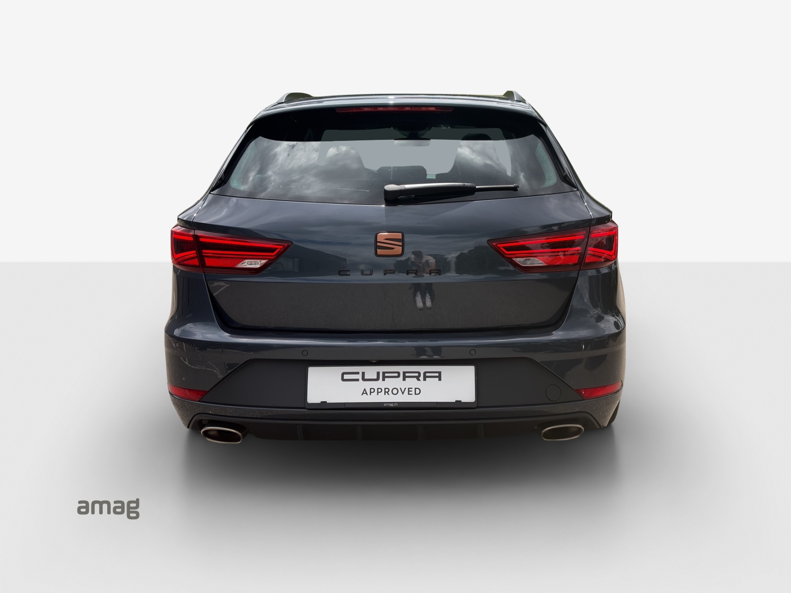 SEAT Leon ST 2.0 TSI Swiss Cupra 300 4 Drive DSG-image-3
