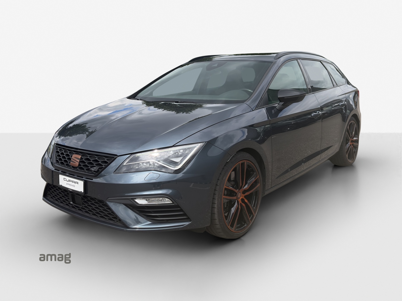 SEAT Leon ST 2.0 TSI Swiss Cupra 300 4 Drive DSG-image-0