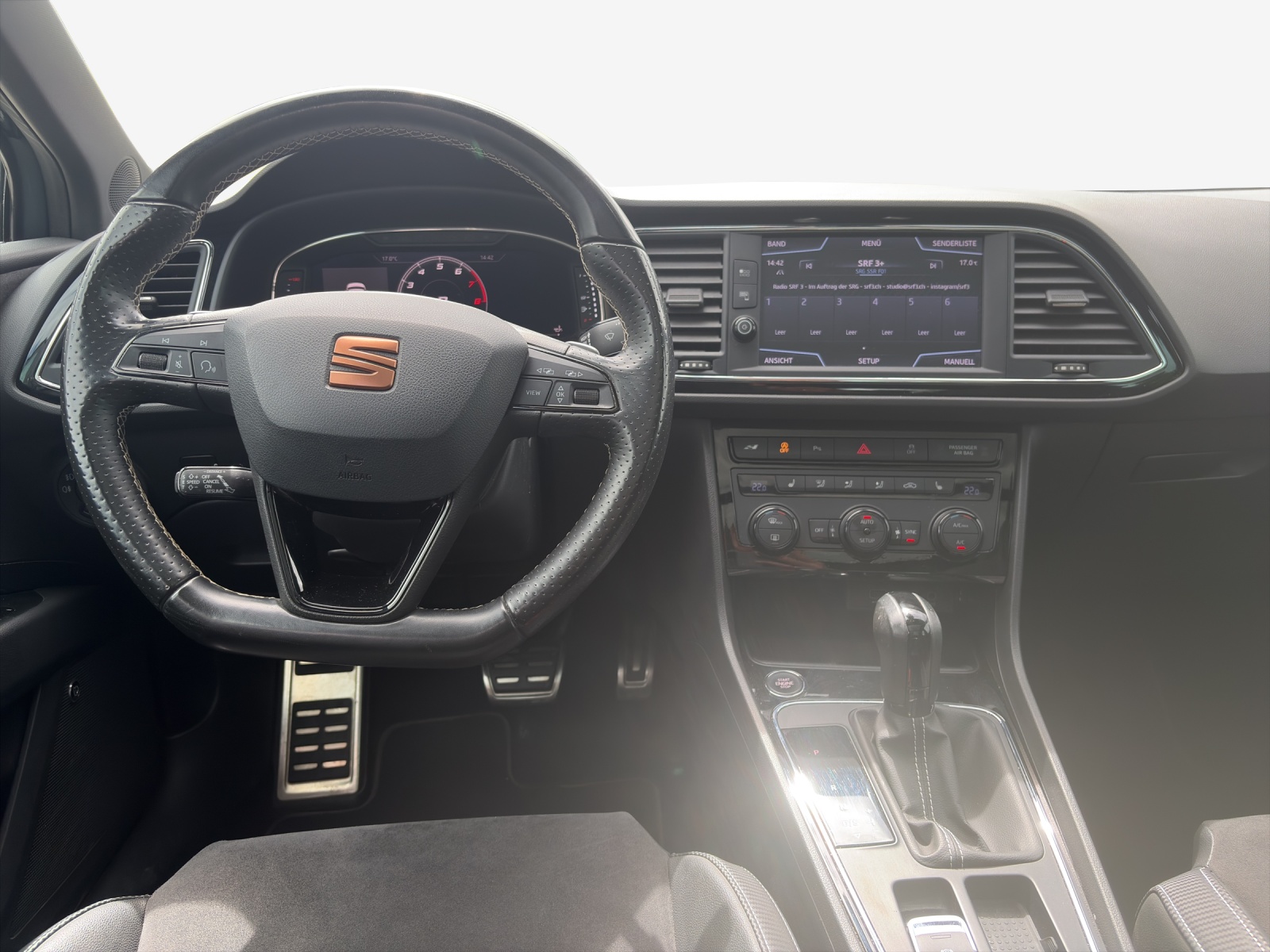 SEAT Leon ST 2.0 TSI Swiss Cupra 300 4 Drive DSG-image-8