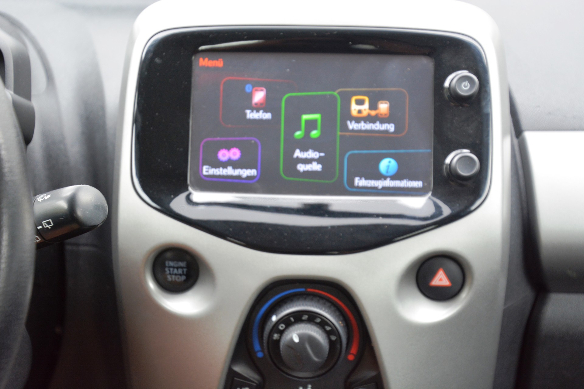 TOYOTA Aygo 1.2 VVT-i x-play-image-8