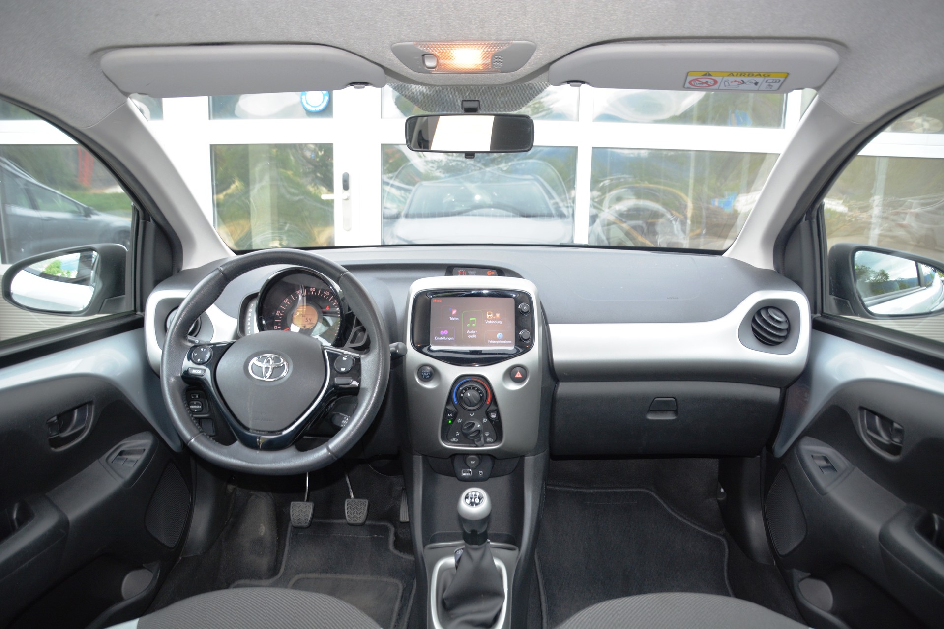 TOYOTA Aygo 1.2 VVT-i x-play-image-4