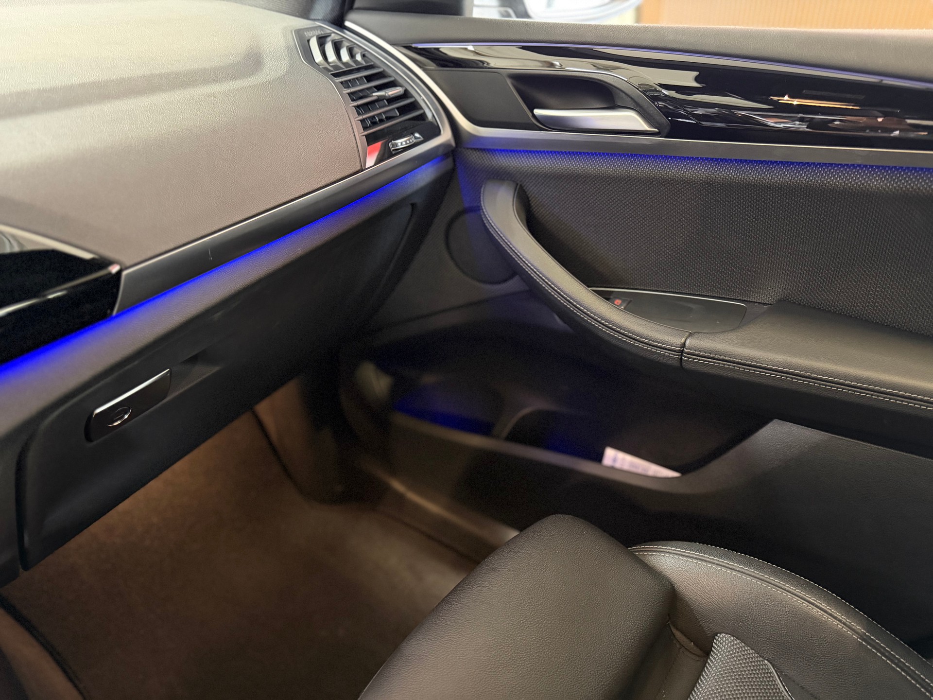 BMW X3 xDrive 48V 20d Steptronic-image-9