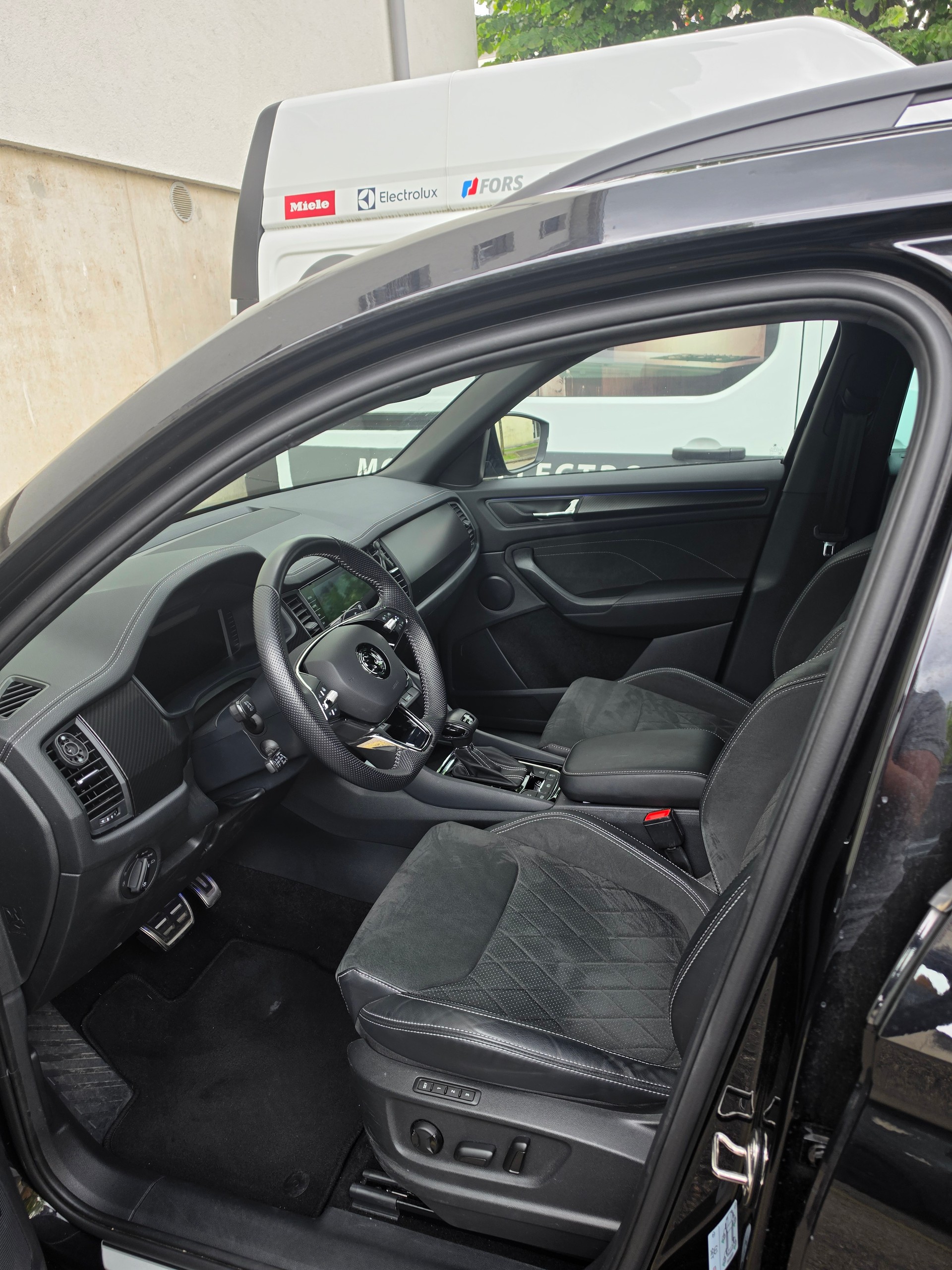 SKODA 2.0 TSI Sportline DSG-image-3