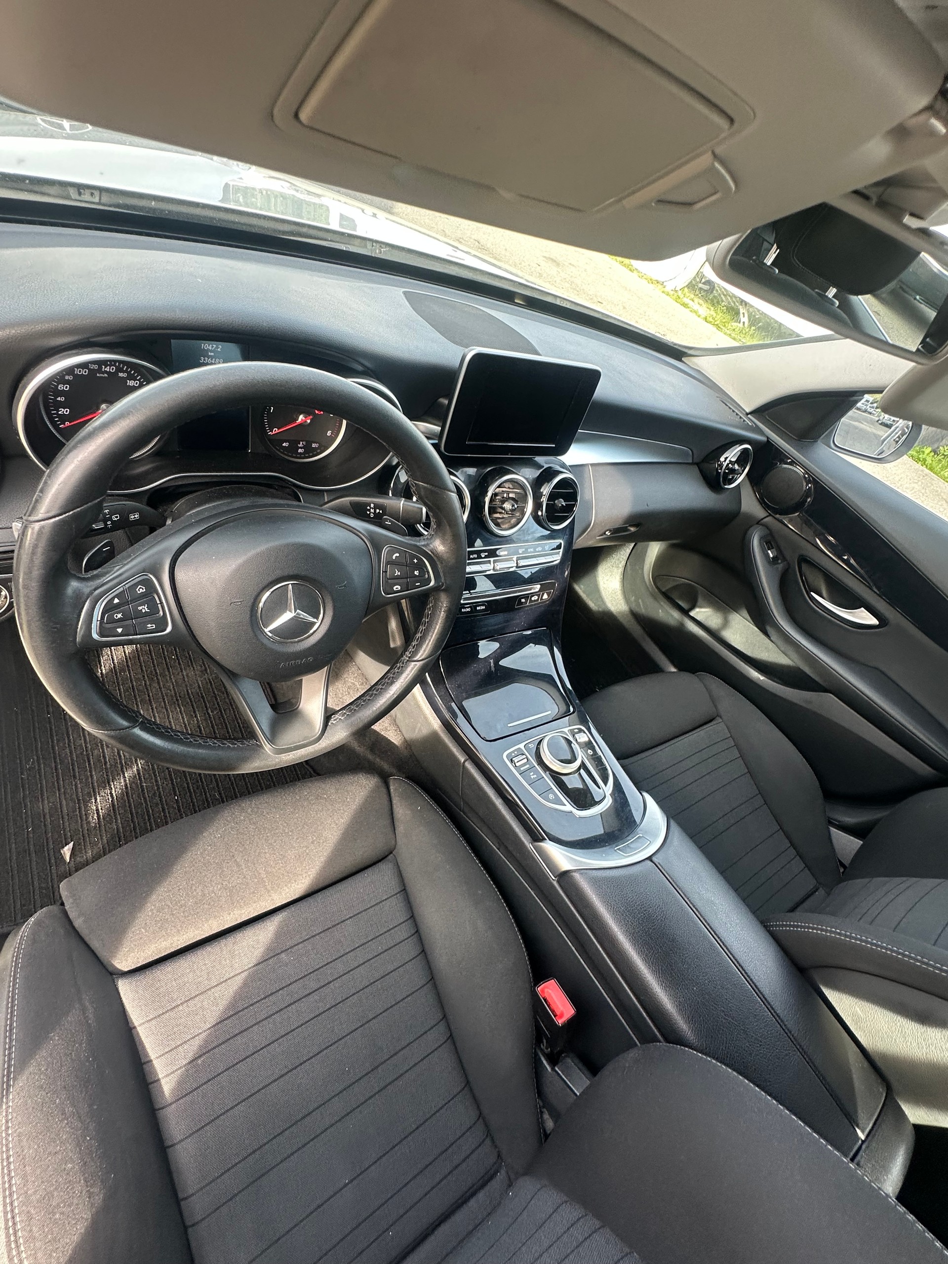 MERCEDES-BENZ C 220 d AMG Line Coupé 9G-Tronic-image-10
