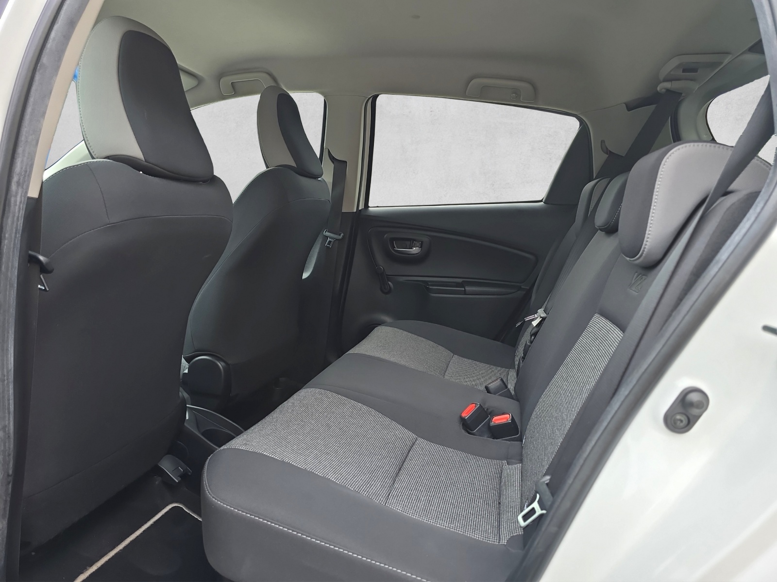 TOYOTA Toyota Yaris 1.5 Hybrid Y20 Club-image-11