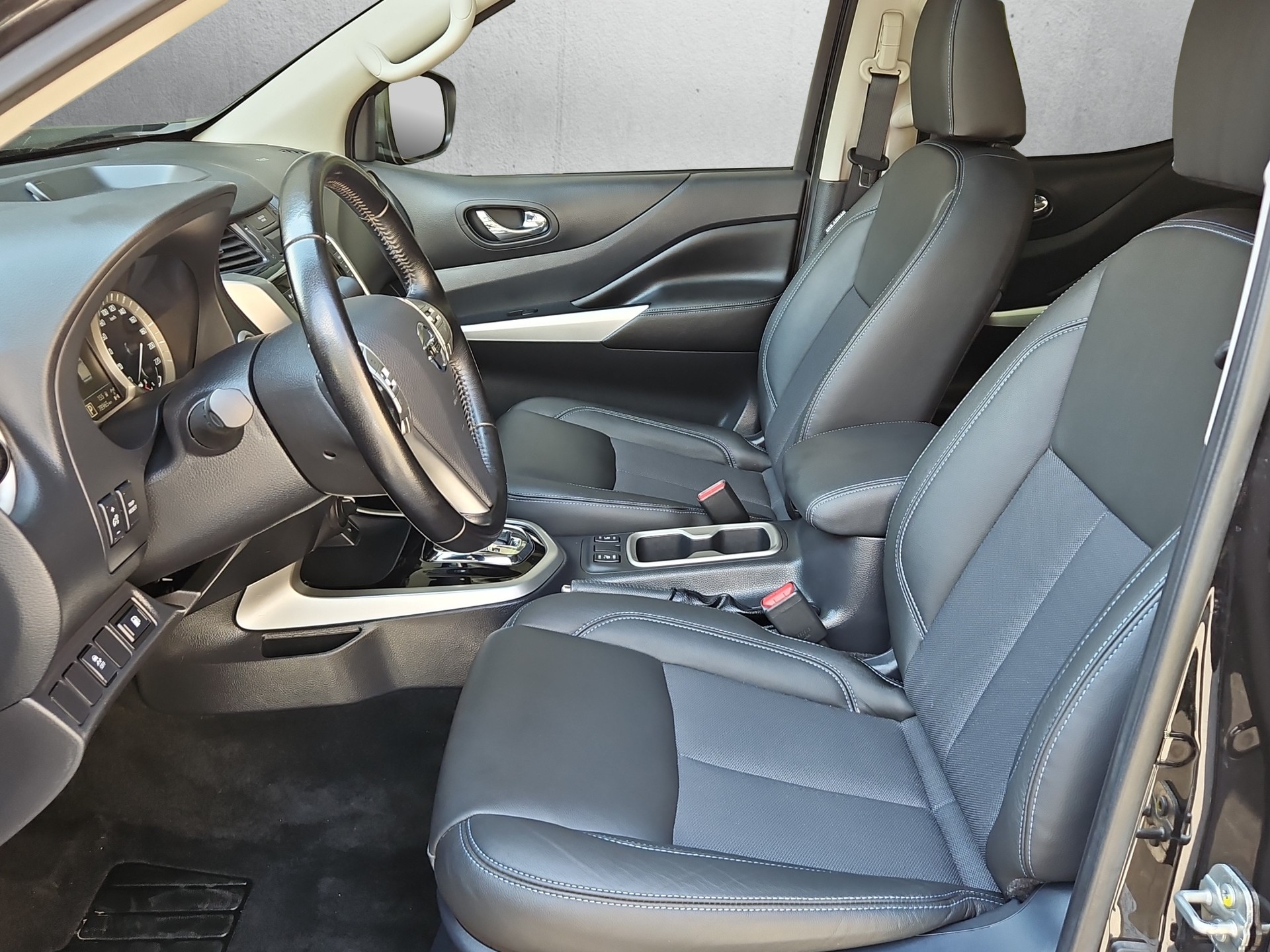 NISSAN Navara DC N-Guard 4WD-image-8