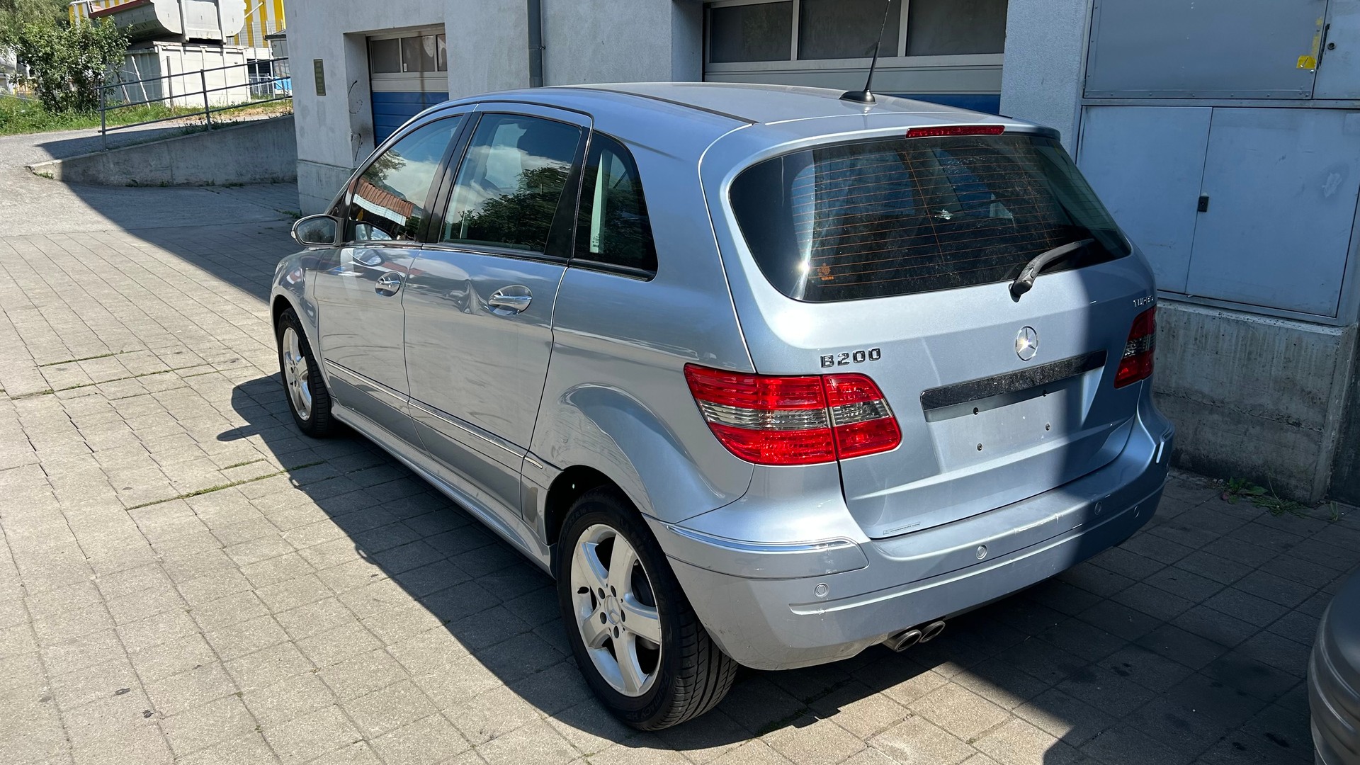 MERCEDES-BENZ B 200 T-image-1