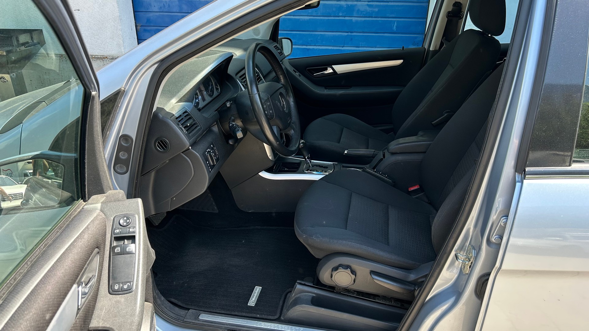MERCEDES-BENZ B 200 T-image-7