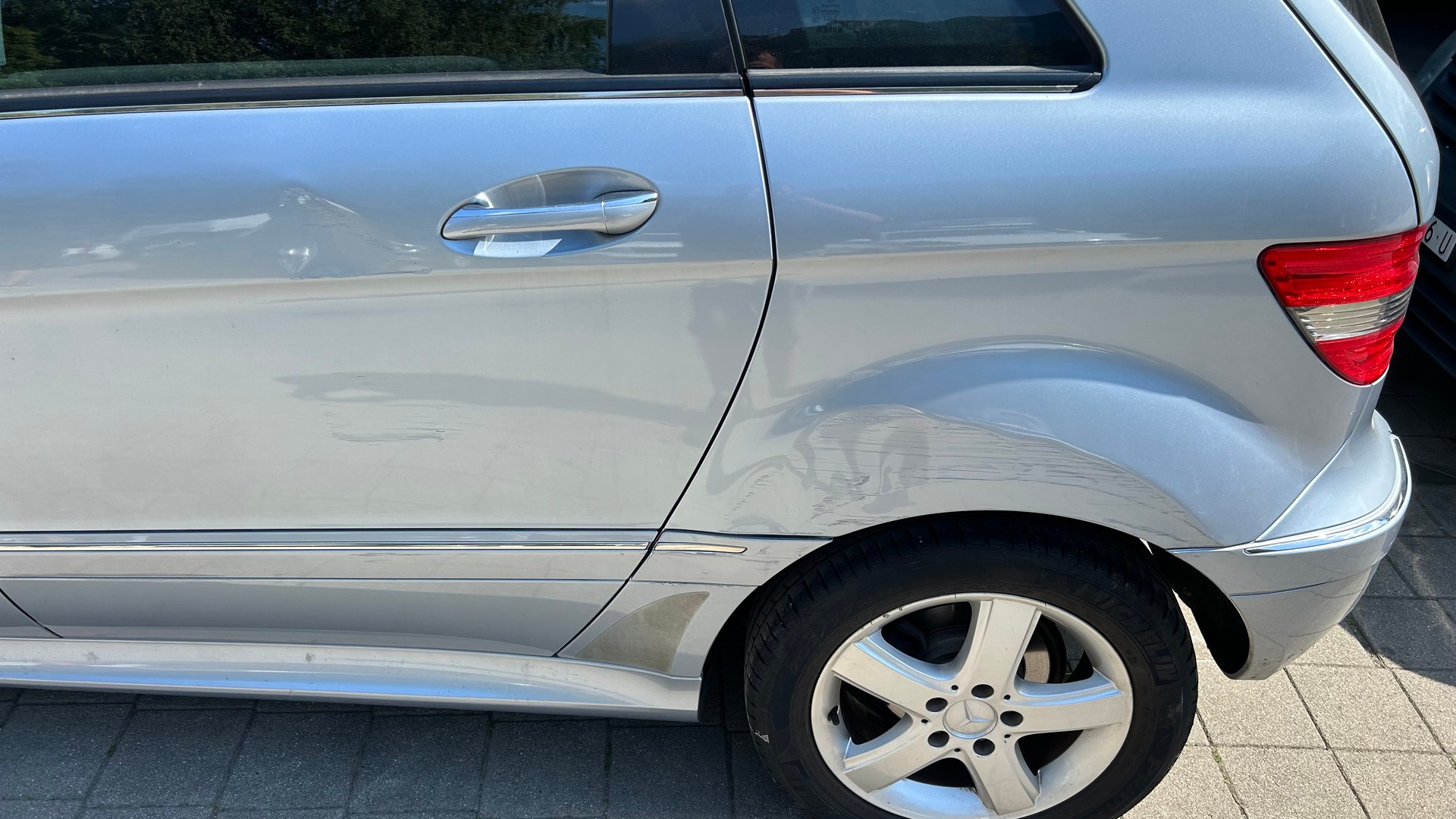 MERCEDES-BENZ B 200 T-image-4