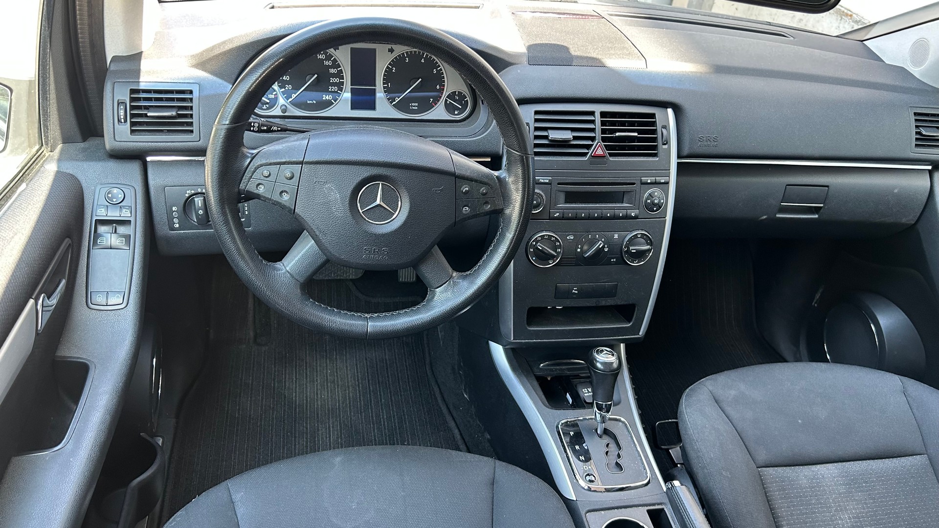 MERCEDES-BENZ B 200 T-image-5