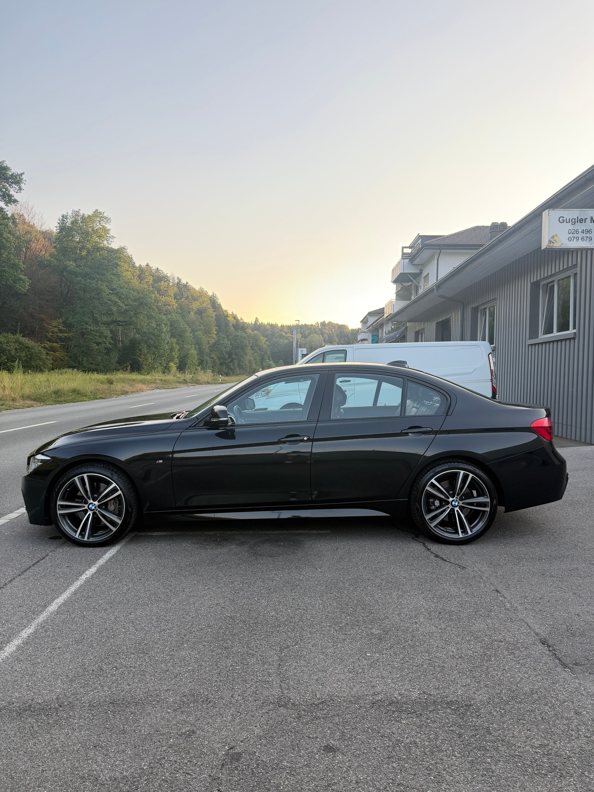 BMW 340i xDrive-image-3