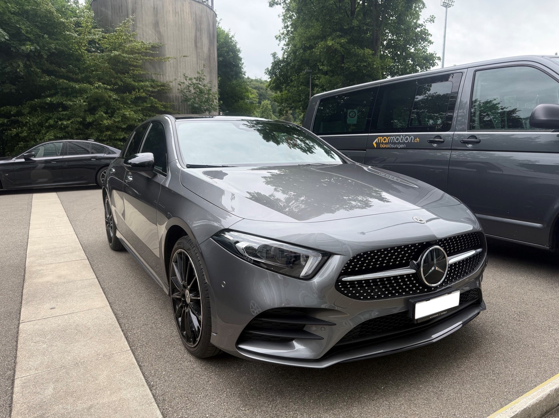 MERCEDES-BENZ A 250 e AMG Line-image-0