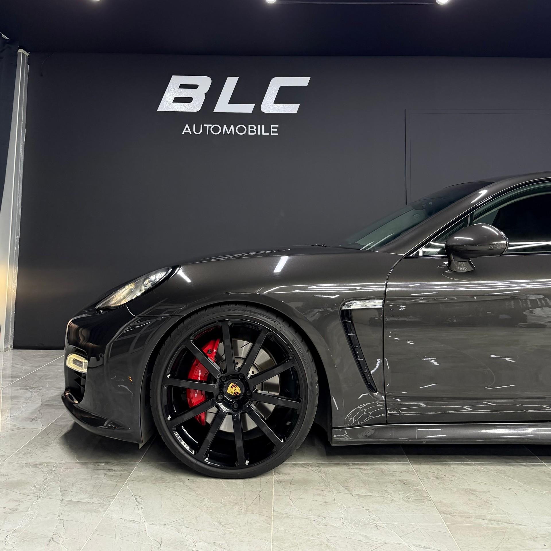 PORSCHE Panamera GTS 4.8 PDK-image-3