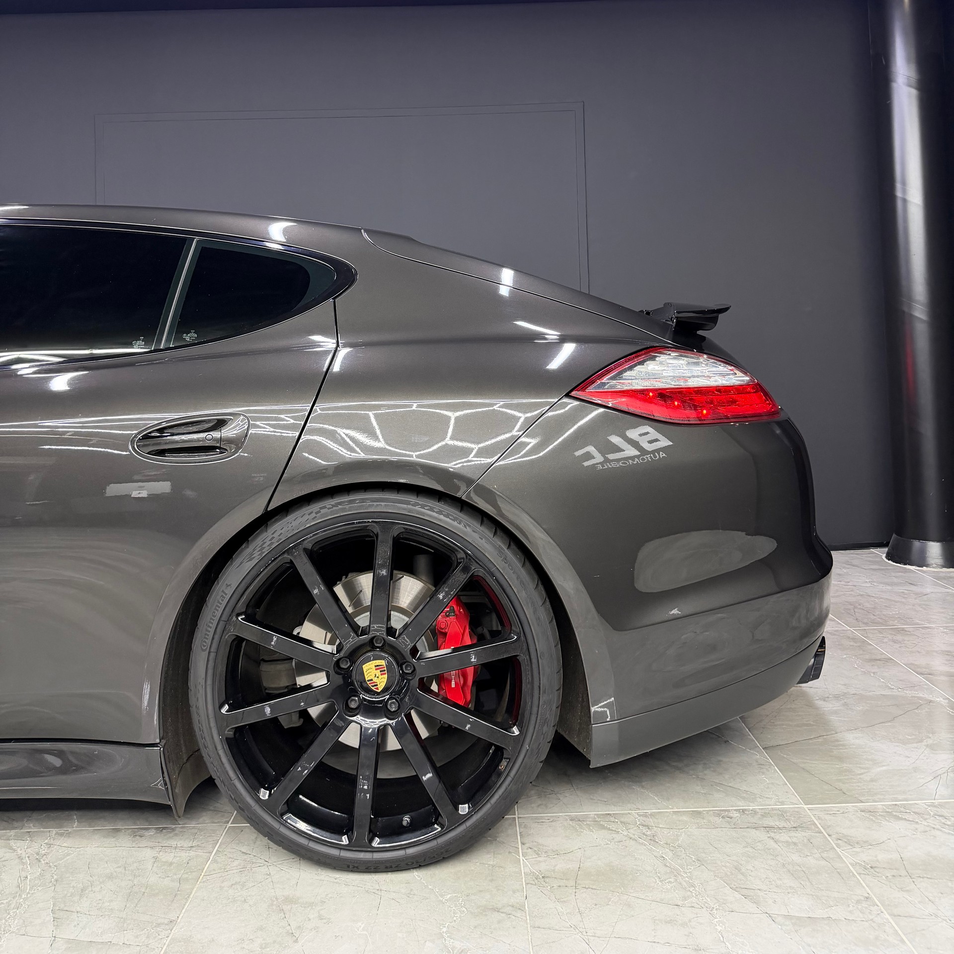 PORSCHE Panamera GTS 4.8 PDK-image-5