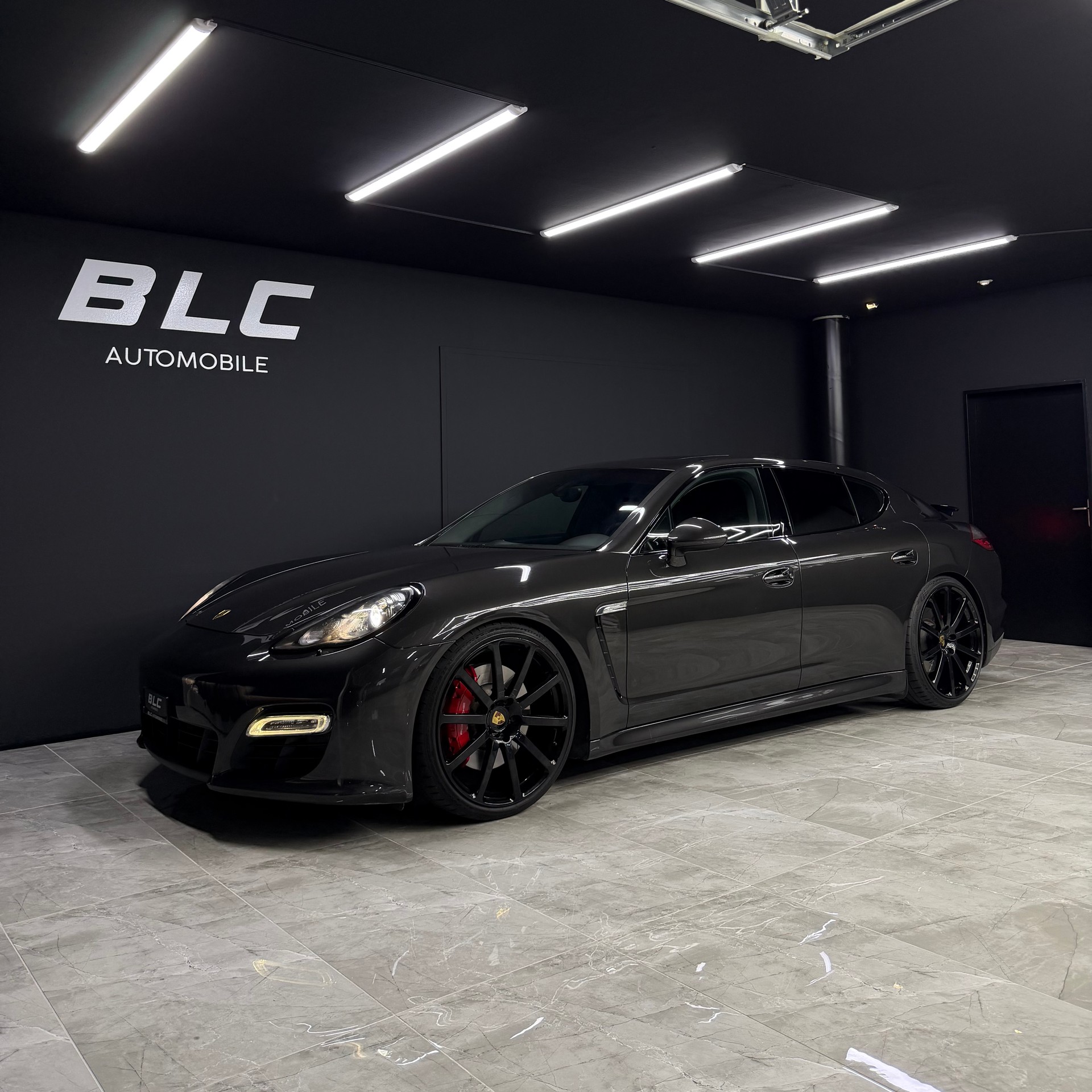 PORSCHE Panamera GTS 4.8 PDK-image-0