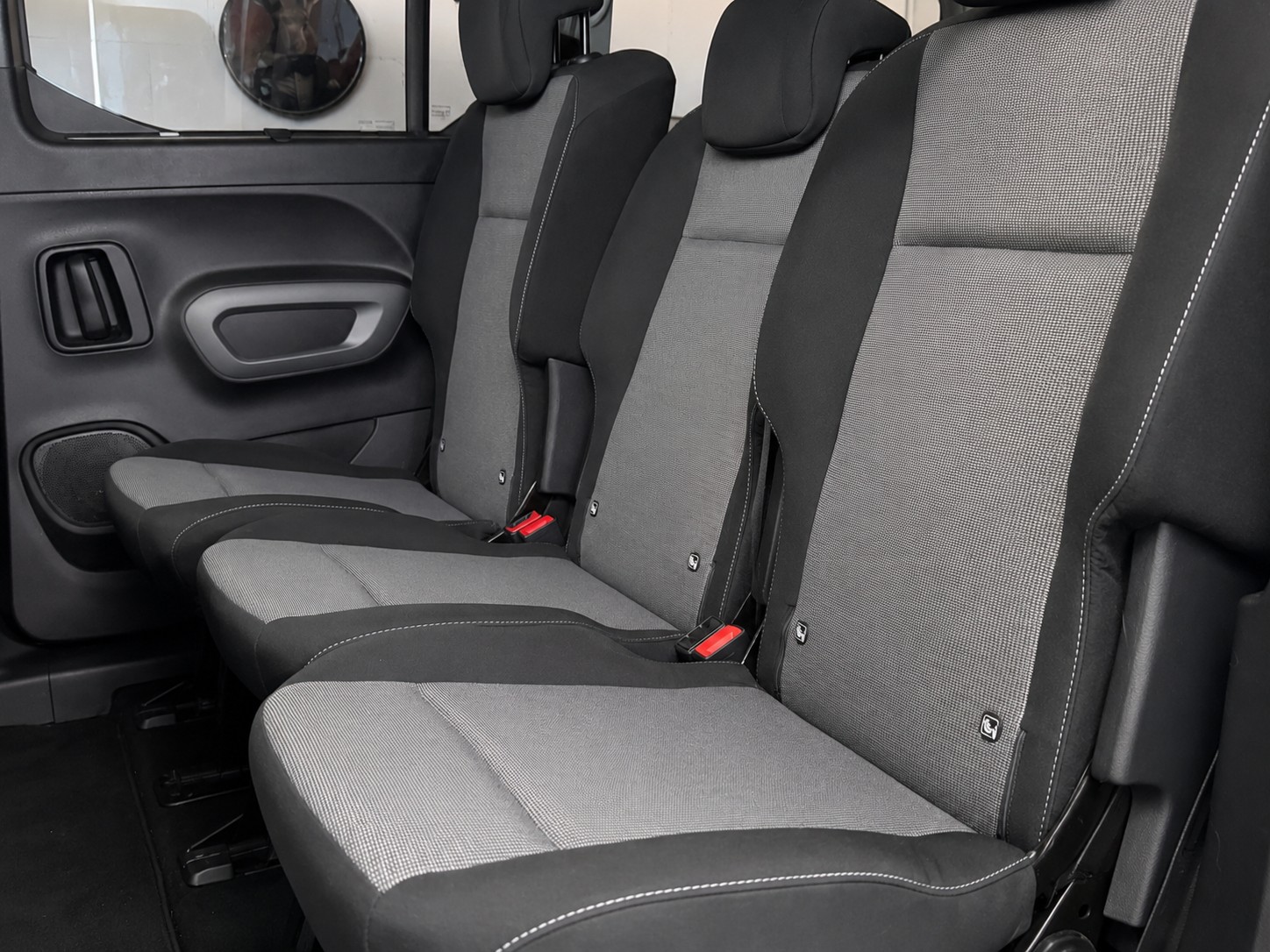 TOYOTA Proace City Verso 1.2 Style Long Automatik / Garantie Toyota 10 Jahre / 7 Plätze-image-5