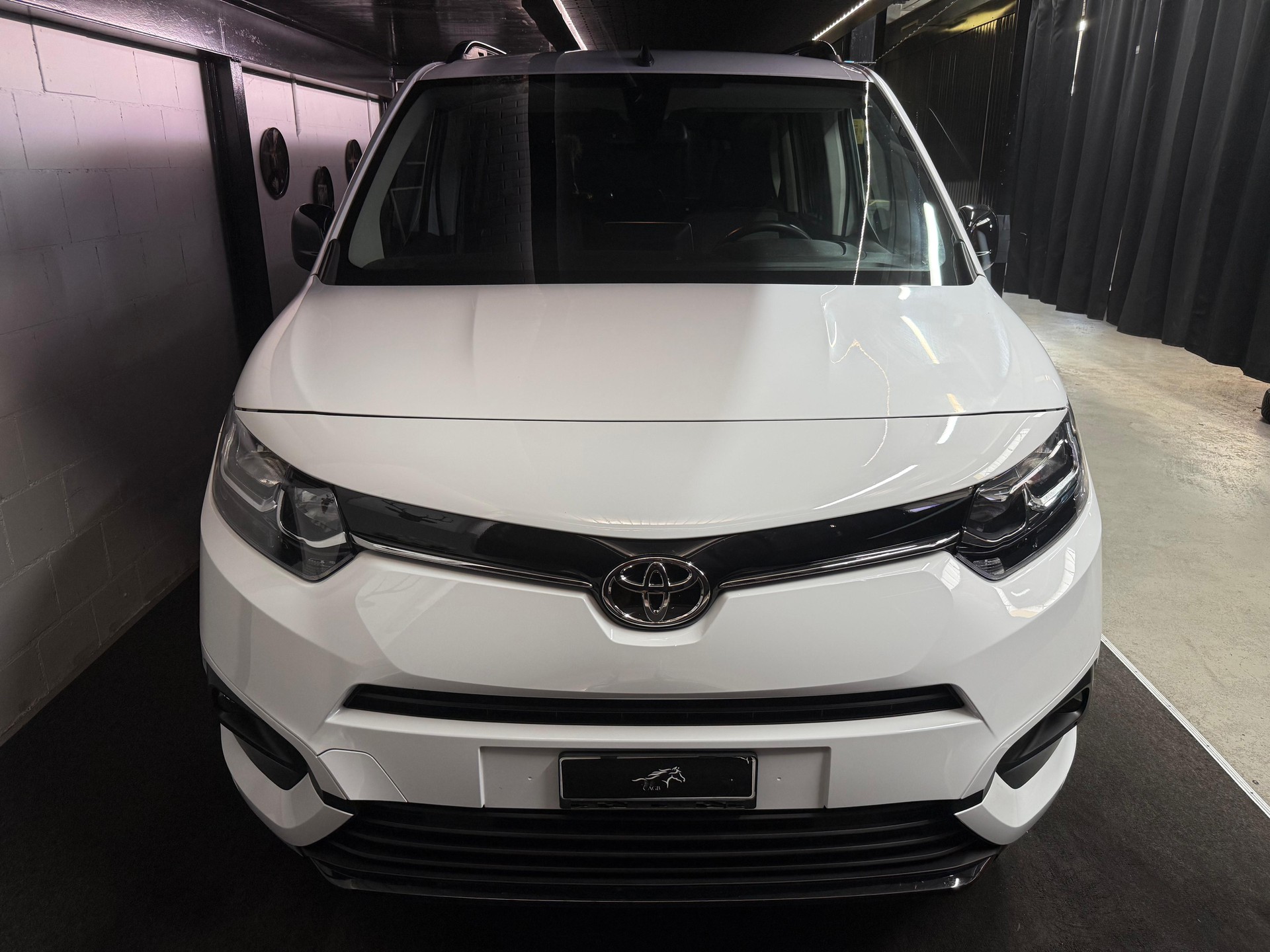 TOYOTA Proace City Verso 1.2 Style Long Automatik / Garantie Toyota 10 Jahre / 7 Plätze-image-0