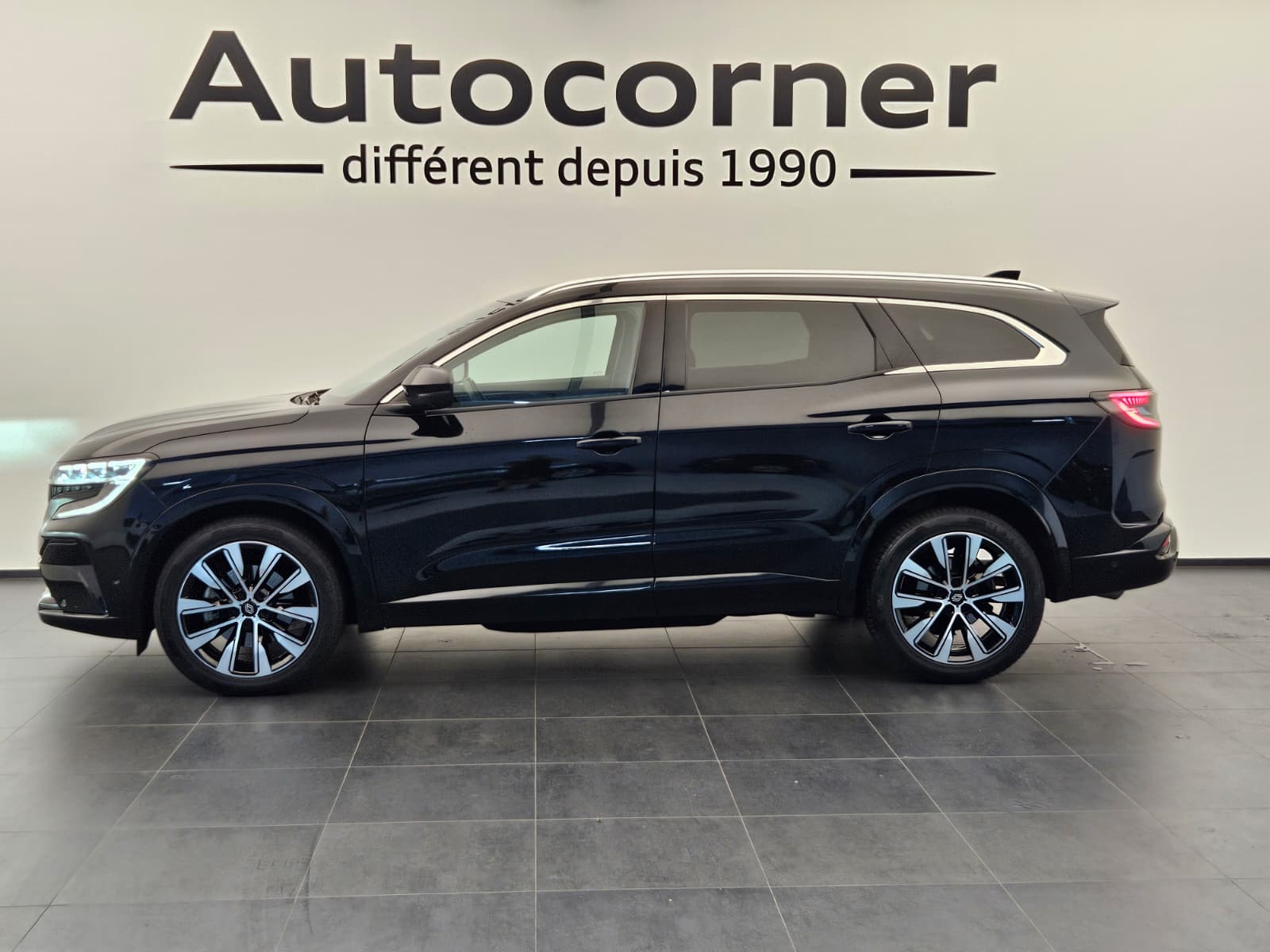 RENAULT Espace 1.2 E-Tech 200 Techno-showroom-element-1