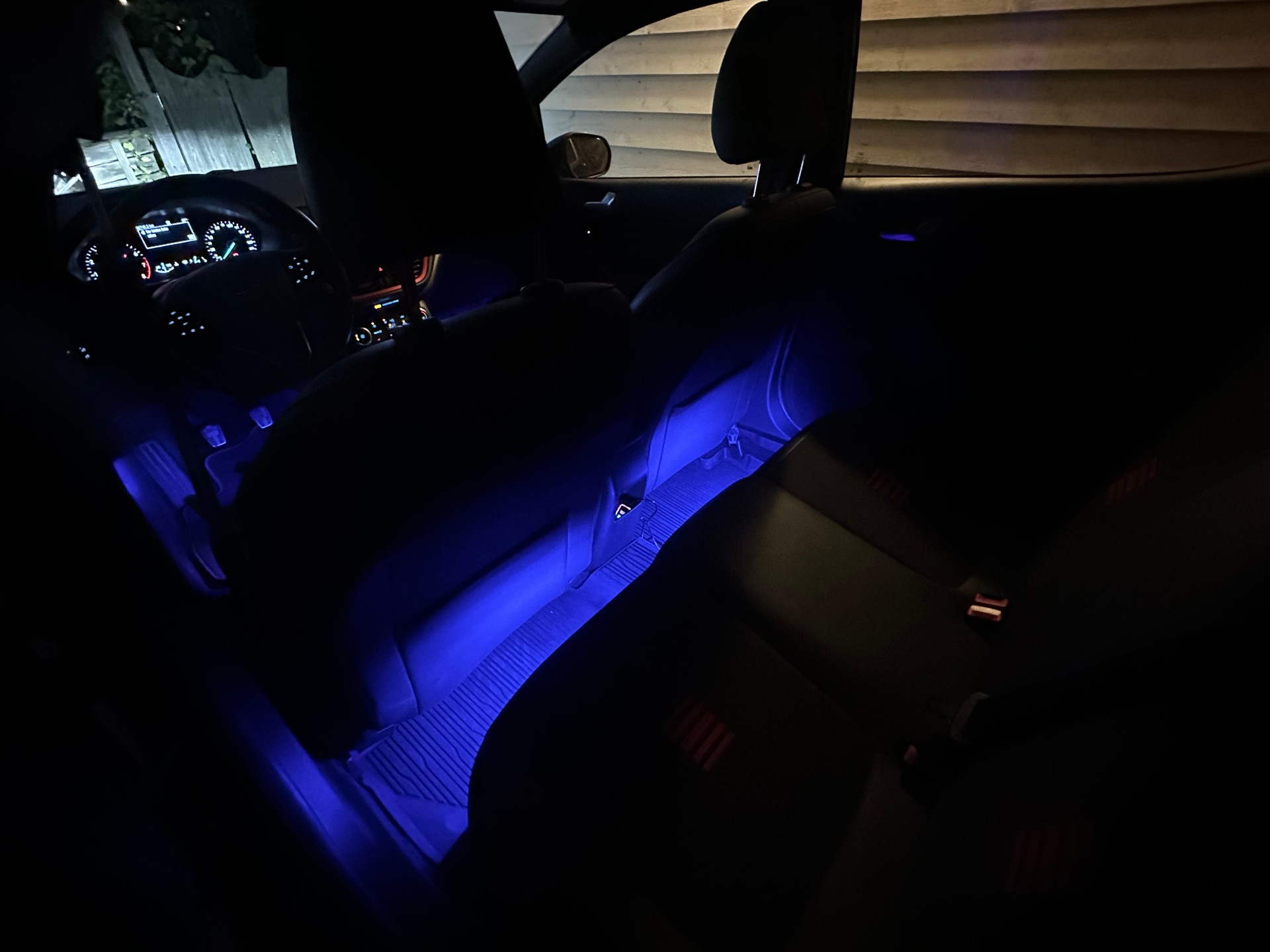 FORD 1.0 EcoB 140 Panther Edition St-Line-image-8