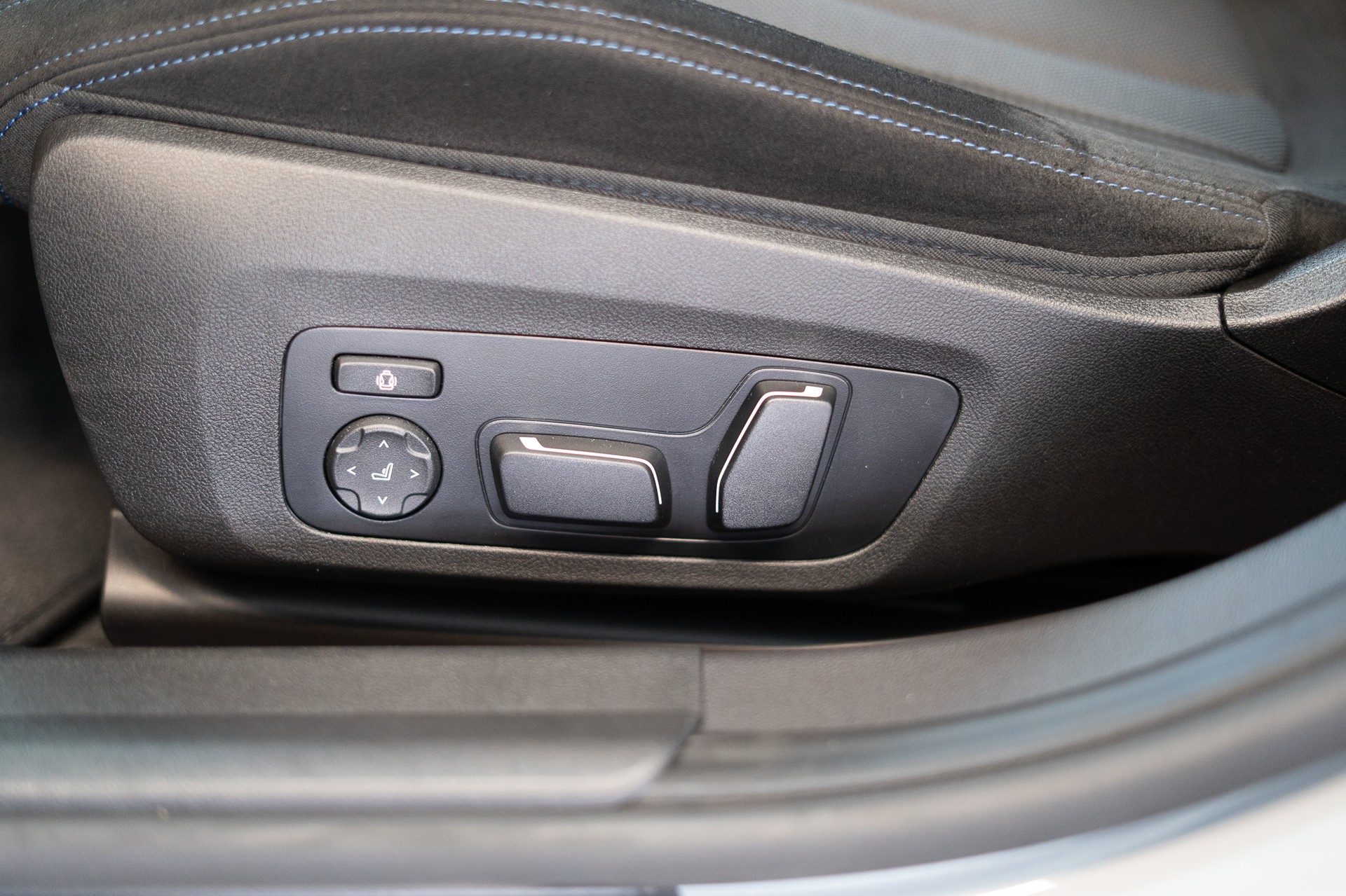 BMW M340i xDrive / LCI / 360°Kamera / HeadUp-image-9