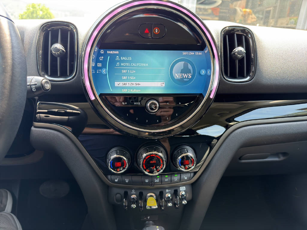 MINI Countryman F60 1.5i Cooper S E ALL4 **10 Jahre gratis Service**-image-16