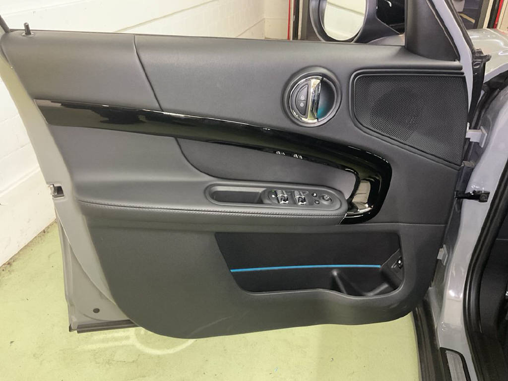 MINI Countryman F60 1.5i Cooper S E ALL4 **10 Jahre gratis Service**-image-8