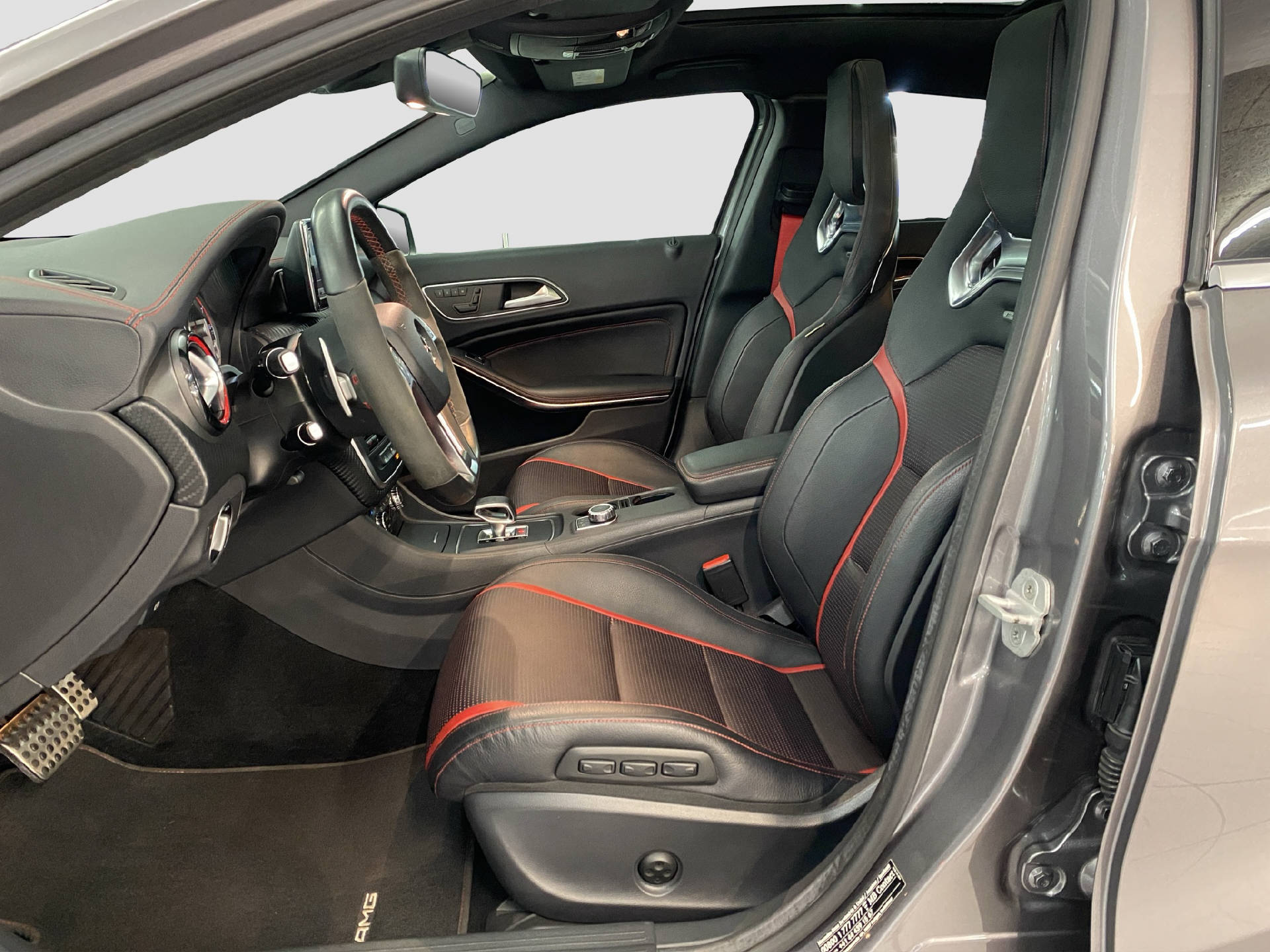 MERCEDES-BENZ A 45 AMG 4MATIC-image-6