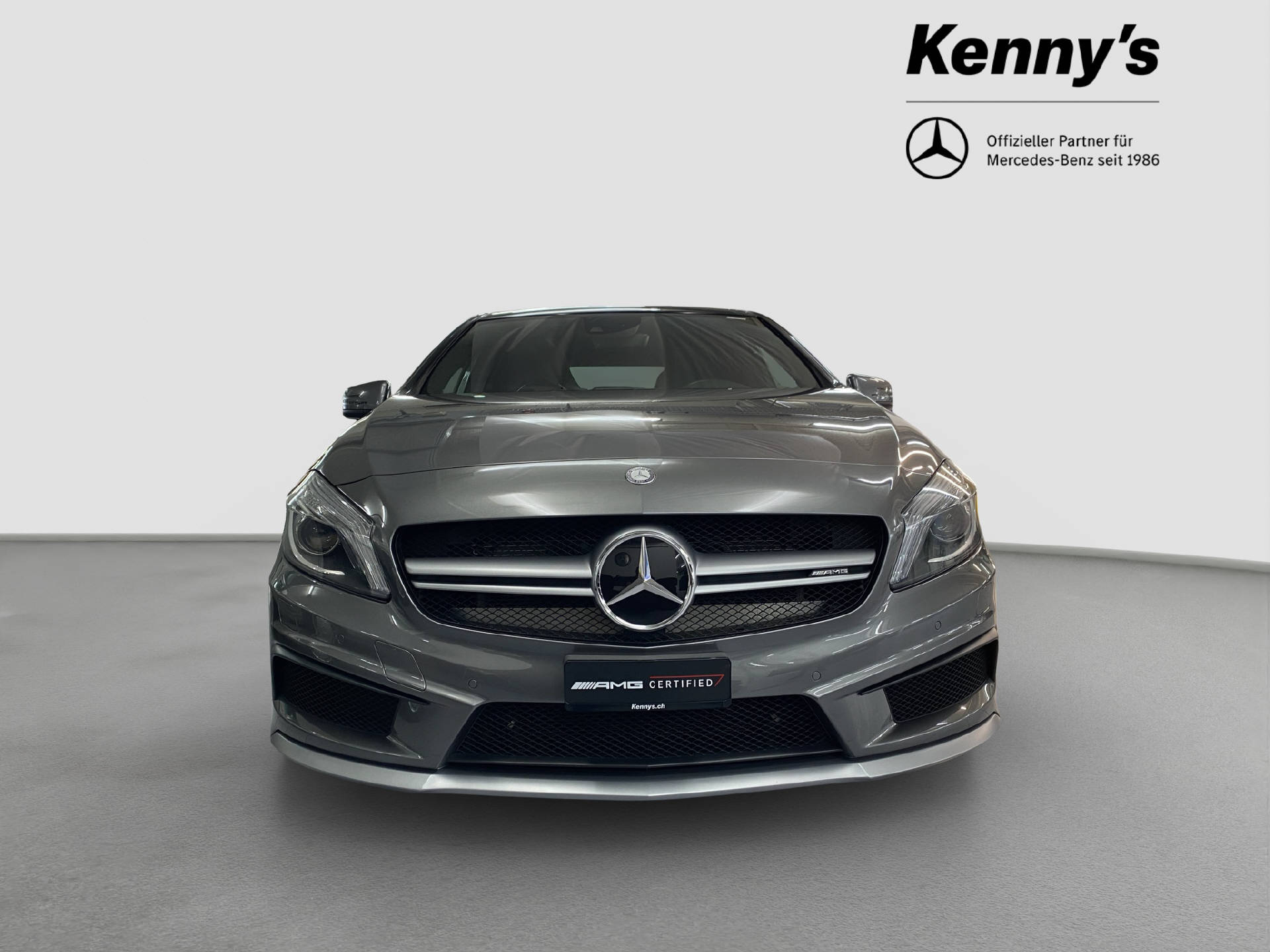 MERCEDES-BENZ A 45 AMG 4MATIC-showroom-element-1
