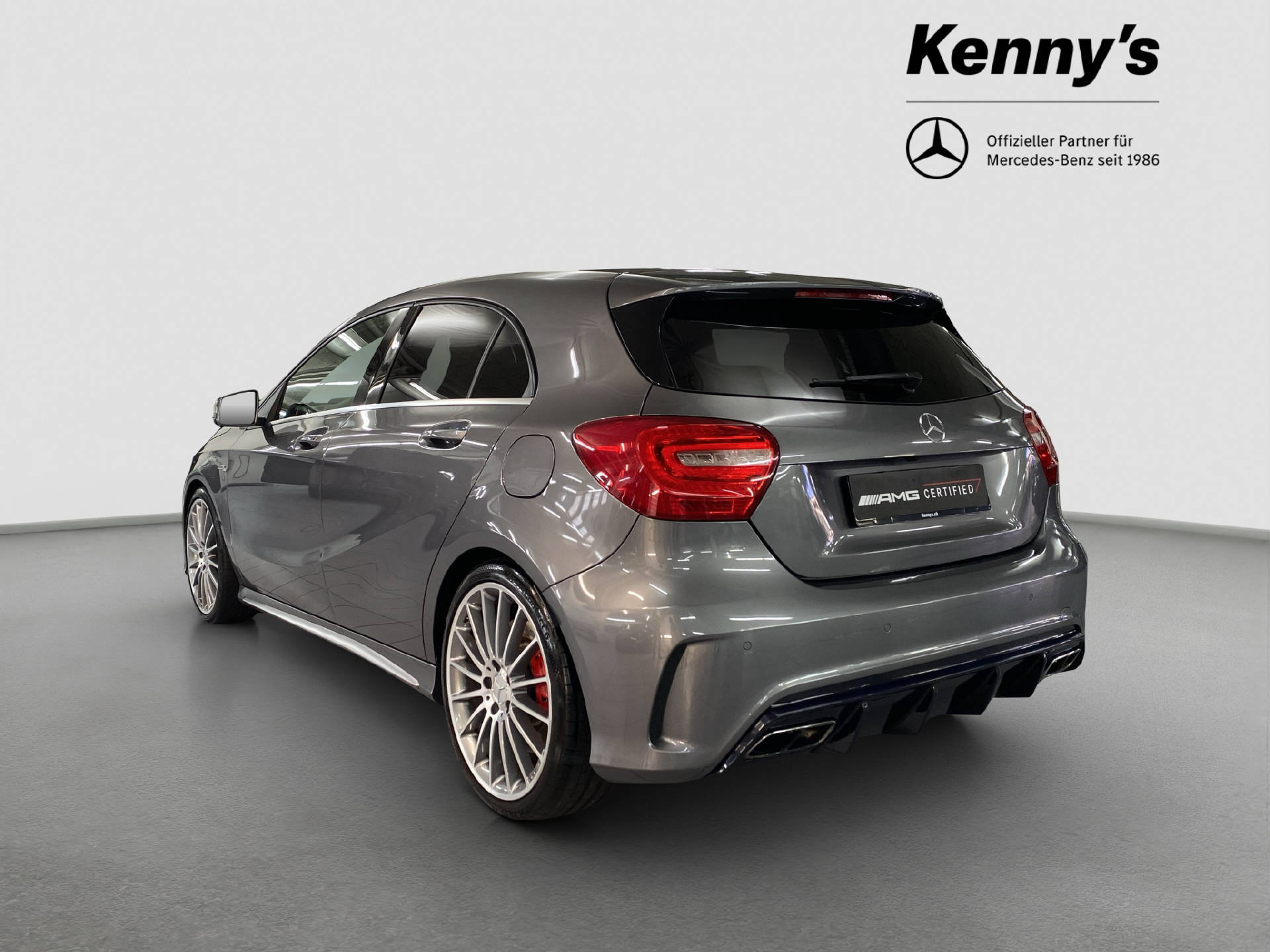 MERCEDES-BENZ A 45 AMG 4MATIC-showroom-element-3