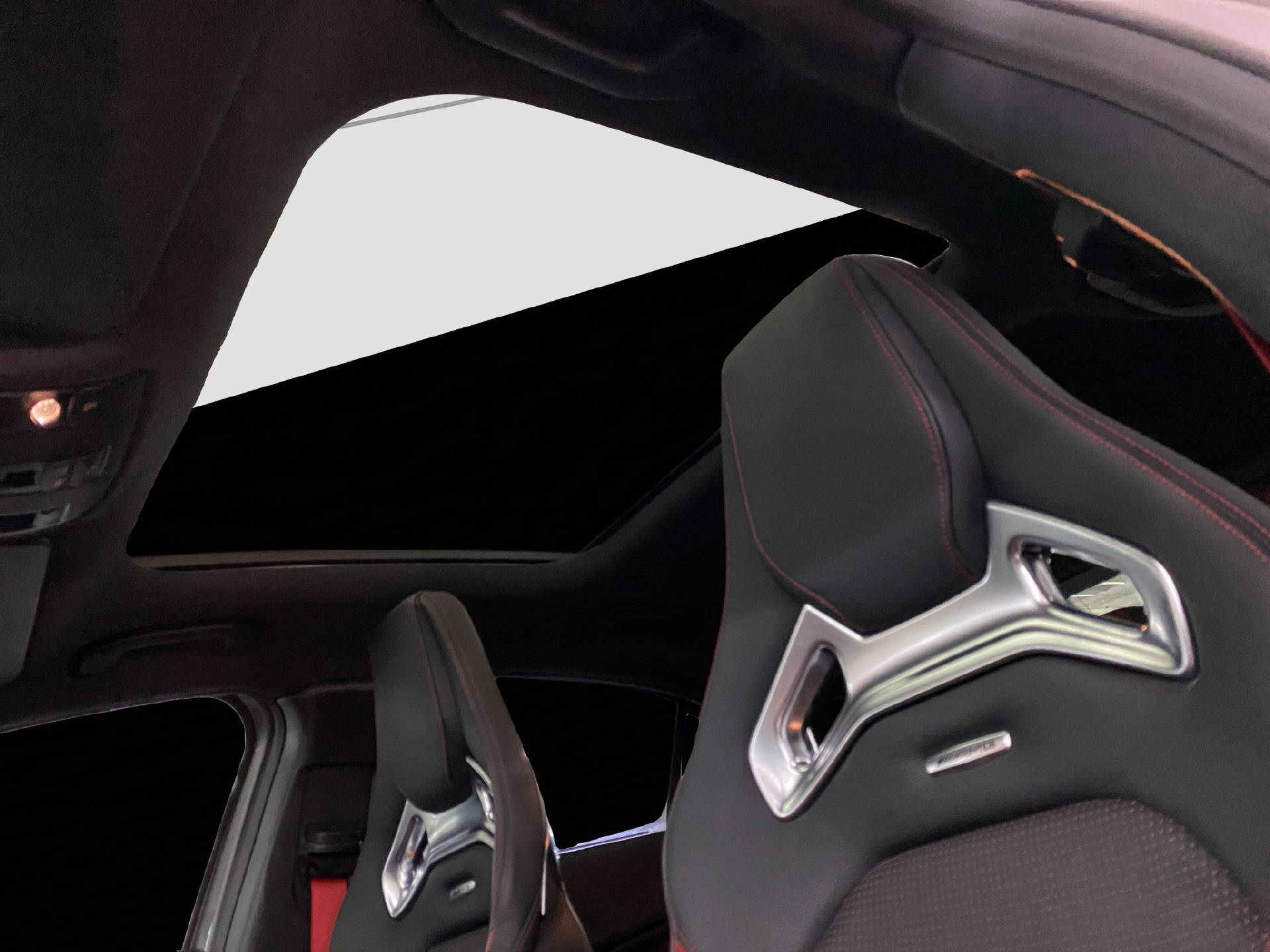 MERCEDES-BENZ A 45 AMG 4MATIC-image-11