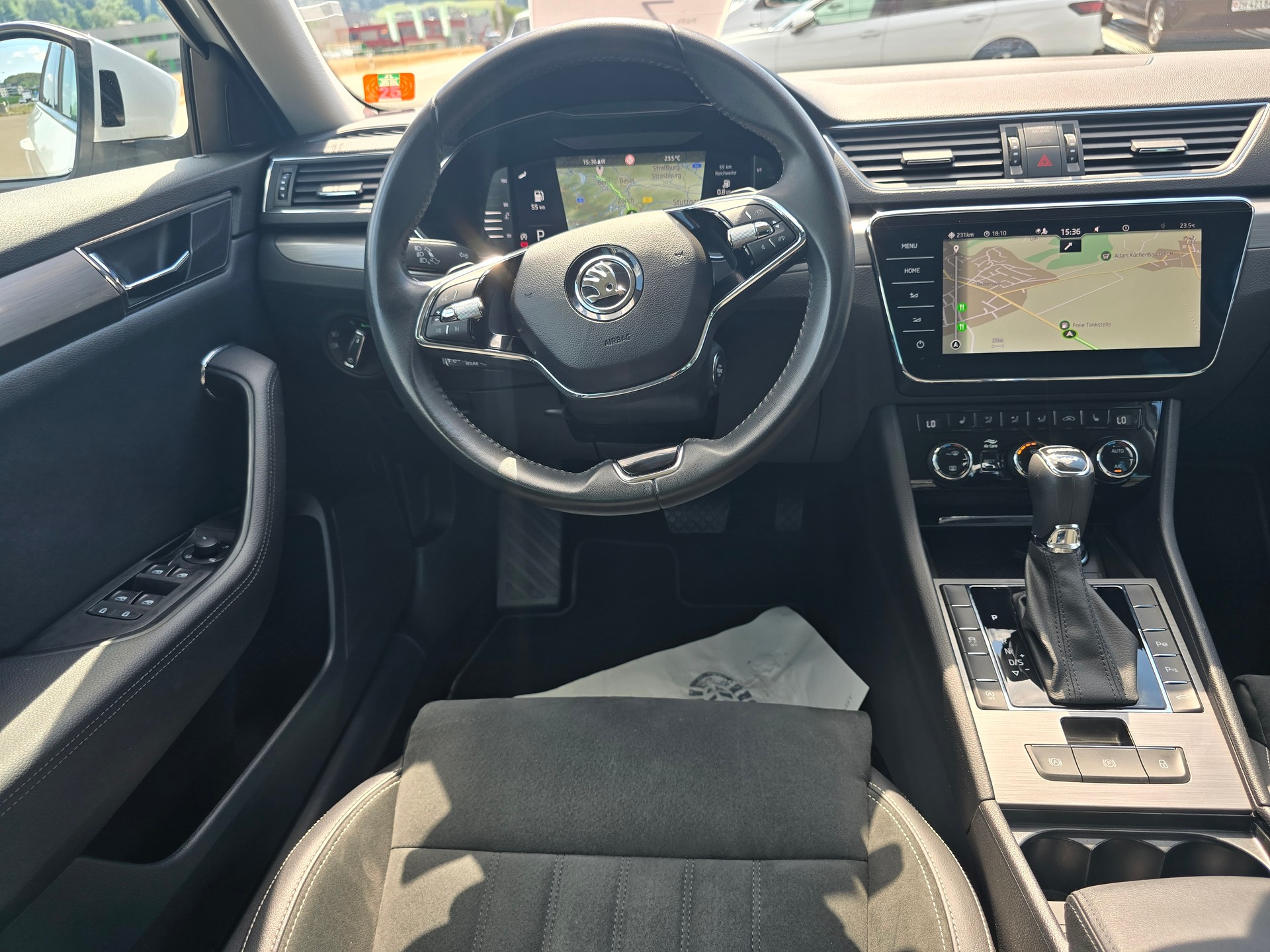 SKODA Superb Combi 2.0 TDi Style 4x4 DSG*TOP-ZUSTAND*Frsch ab MFK"Frisch ab Service**Anhängerkupplung-image-13