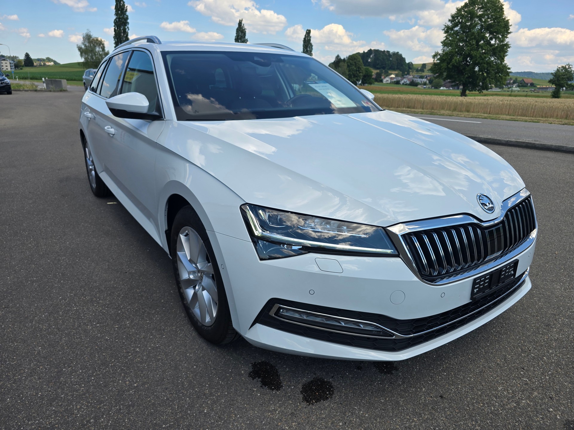 SKODA Superb Combi 2.0 TDi Style 4x4 DSG*TOP-ZUSTAND*Frsch ab MFK"Frisch ab Service**Anhängerkupplung-image-5